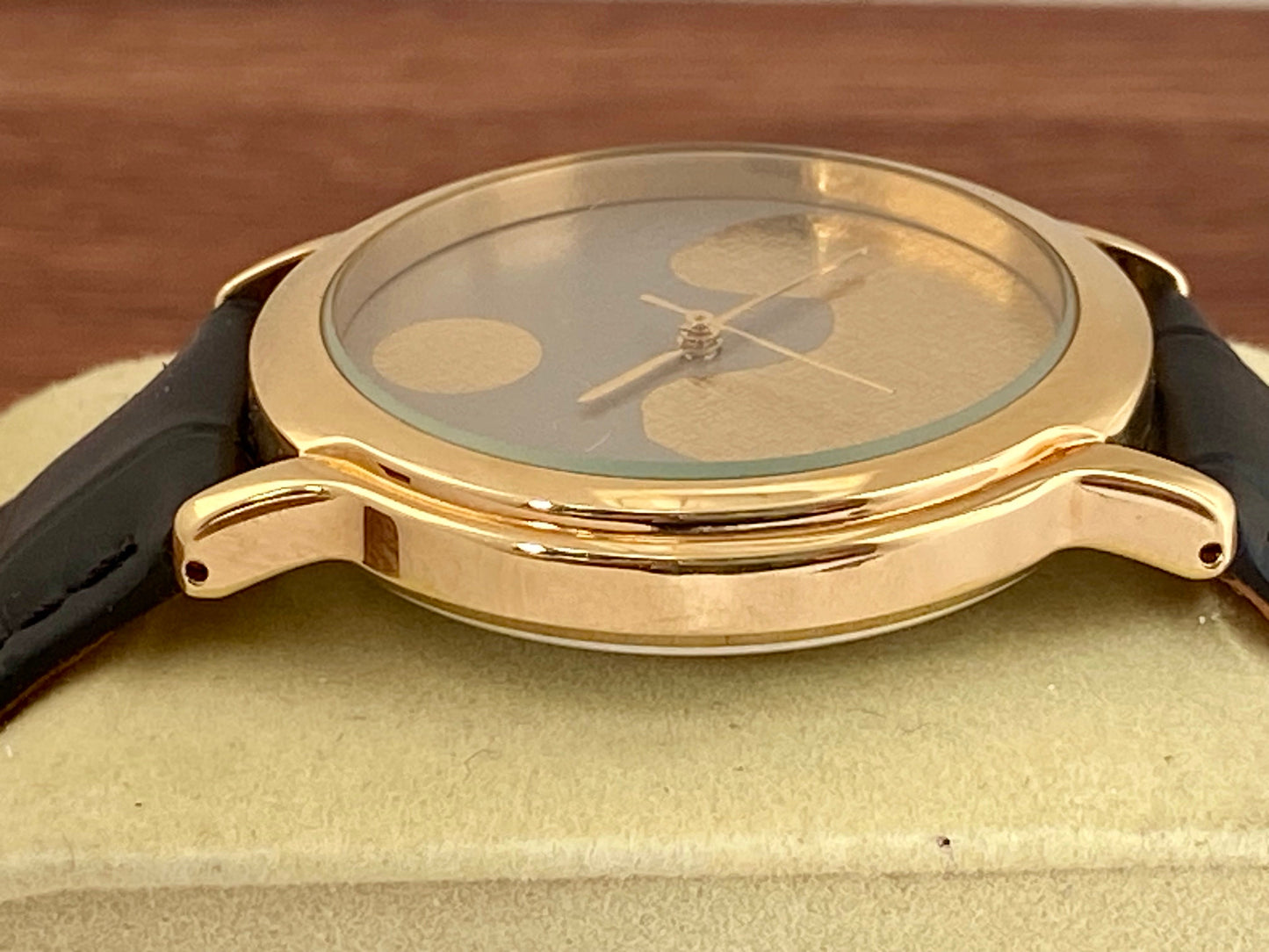 Vintage Seiko Quartz V811-2020 Limited Edition Sumo, Rising Sun, January 1993 UK VINTAGE WATCH LTD