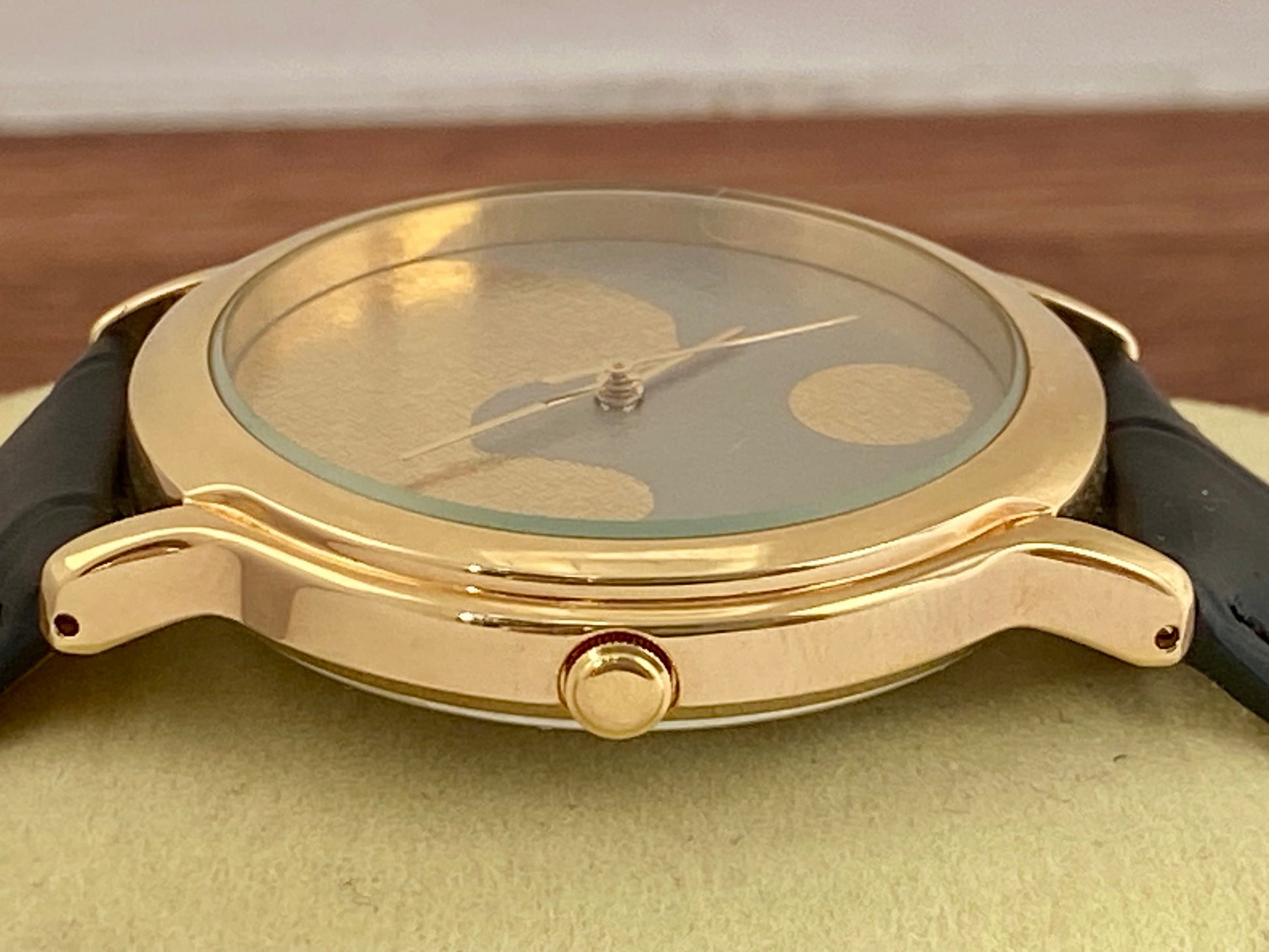 Vintage Seiko Quartz V811-2020 Limited Edition Sumo, Rising Sun, January 1993 UK VINTAGE WATCH LTD