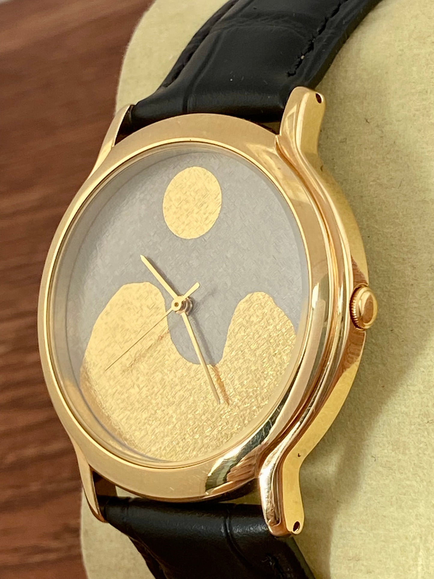 Vintage Seiko Quartz V811-2020 Limited Edition Sumo, Rising Sun, January 1993 UK VINTAGE WATCH LTD