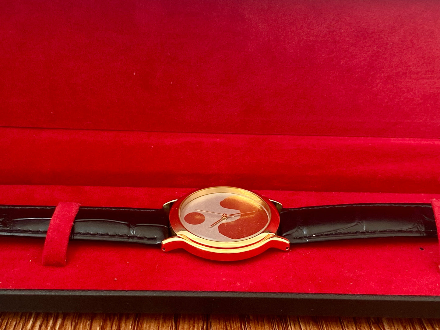 Vintage Seiko Quartz V811-2020 Limited Edition Sumo, Rising Sun, January 1993 UK VINTAGE WATCH LTD