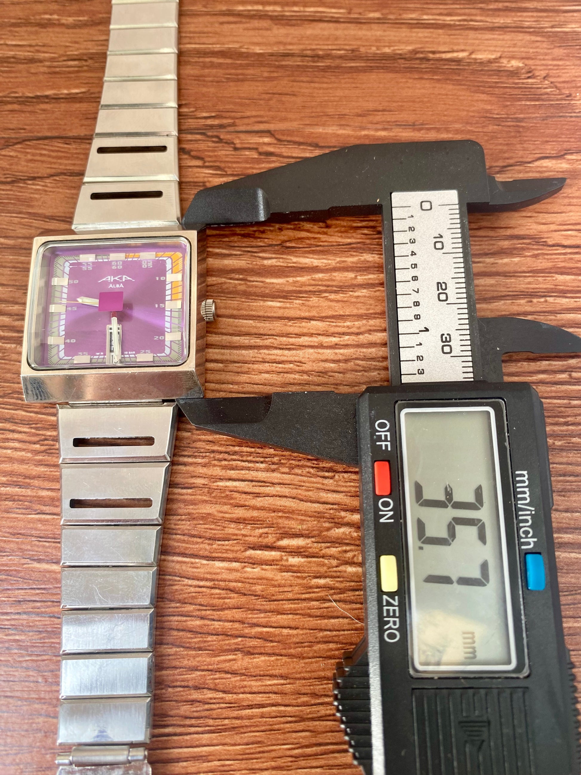 Vintage Seiko V733-5A40 AKA ALBA, Limited Edition December 1996 UK VINTAGE WATCH LTD
