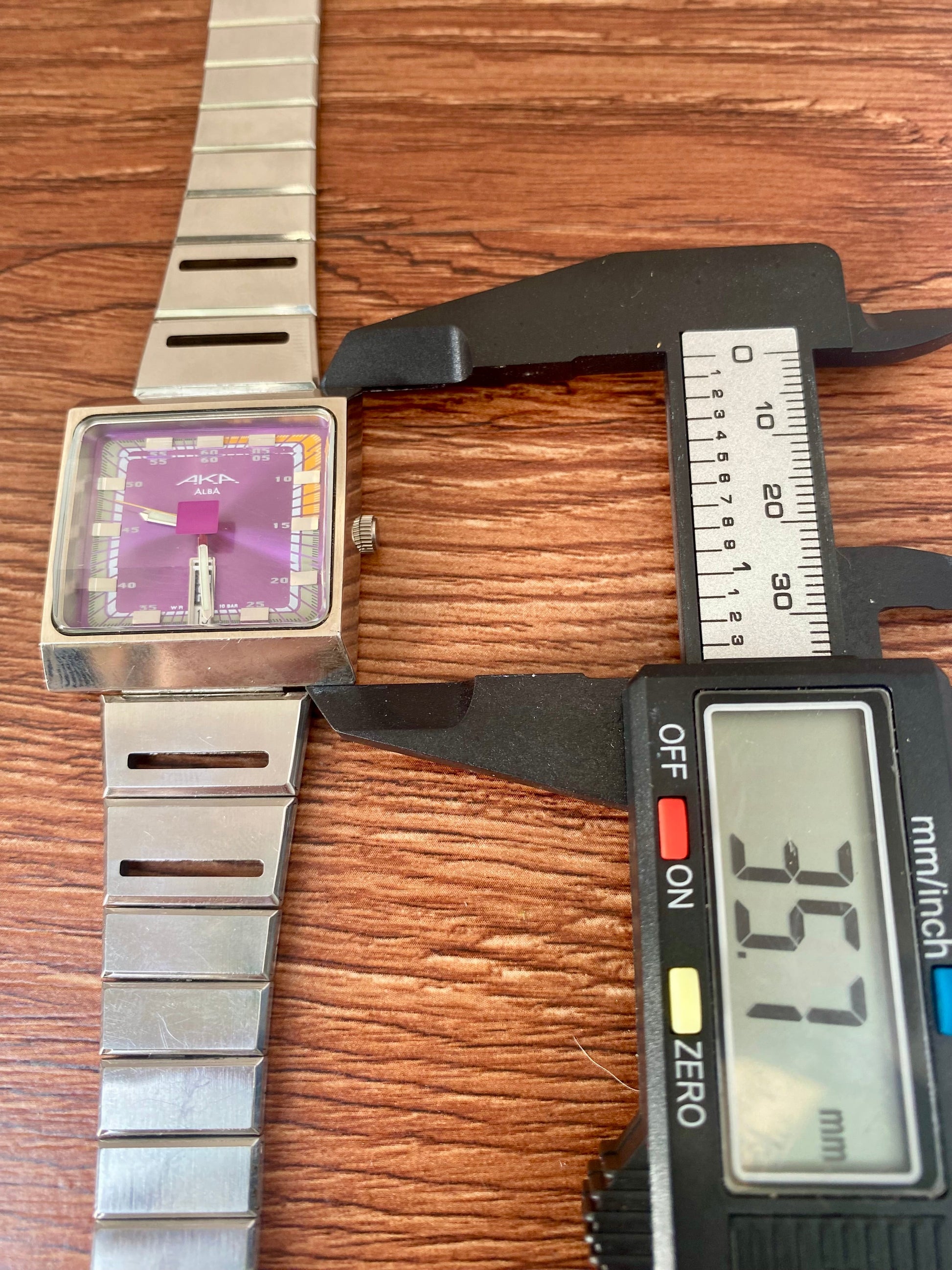 Vintage Seiko V733-5A40 AKA ALBA, Limited Edition December 1996 UK VINTAGE WATCH LTD