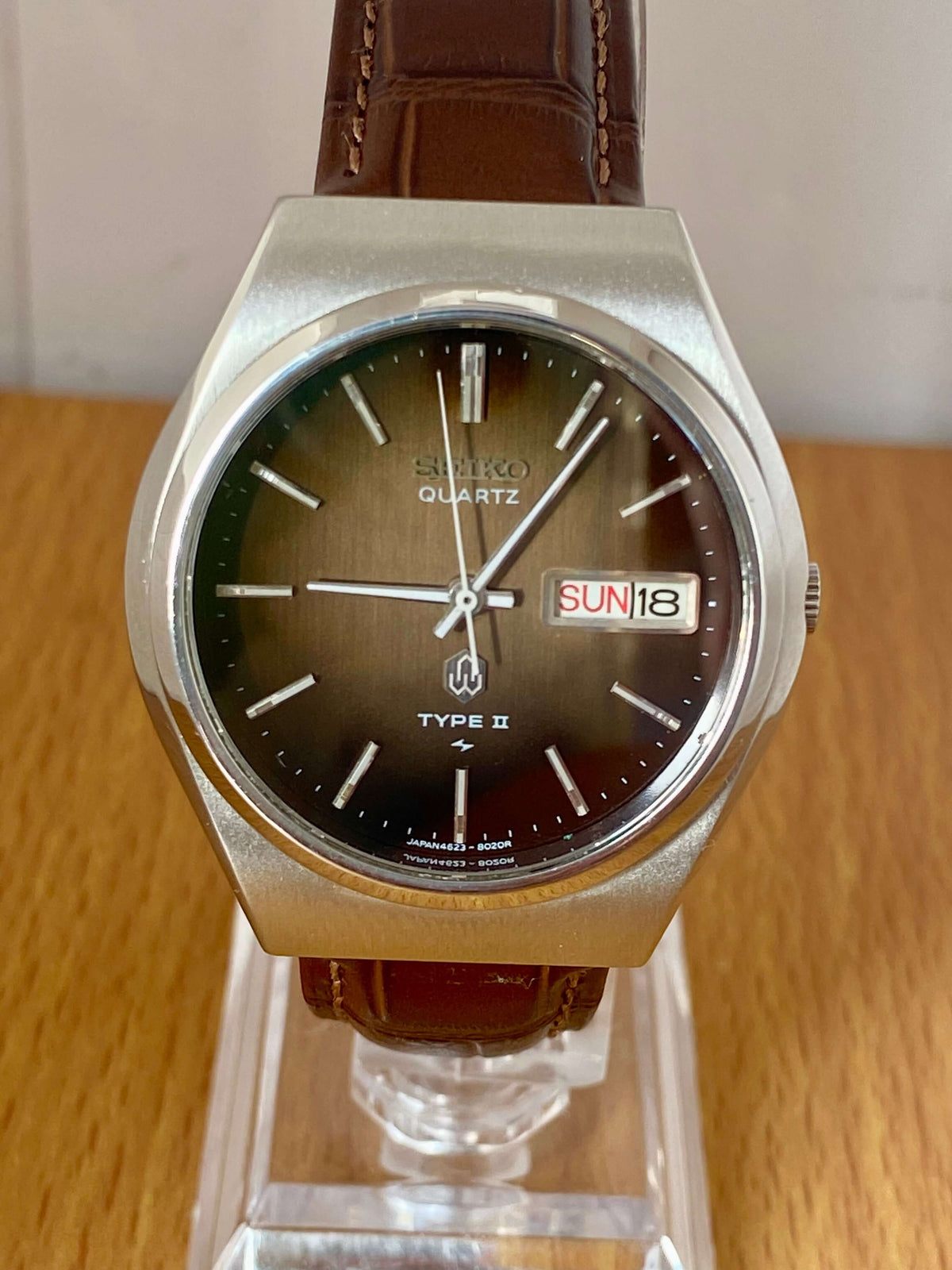 Vintage Seiko Quartz 4623-8010 Type II Chocolate Dial February 1976 UK VINTAGE WATCH LTD