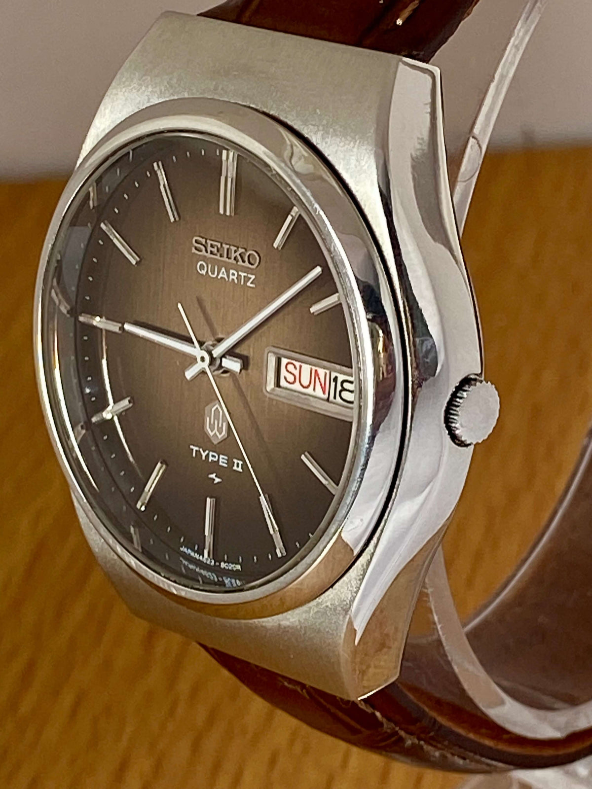 Vintage Seiko Quartz 4623-8010 Type II Chocolate Dial February 1976 UK VINTAGE WATCH LTD