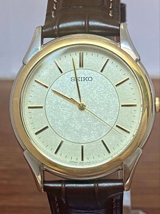 Vintage Seiko Dolce Quartz 7N01-7140 Double Circle September 1989 UK VINTAGE WATCH LTD
