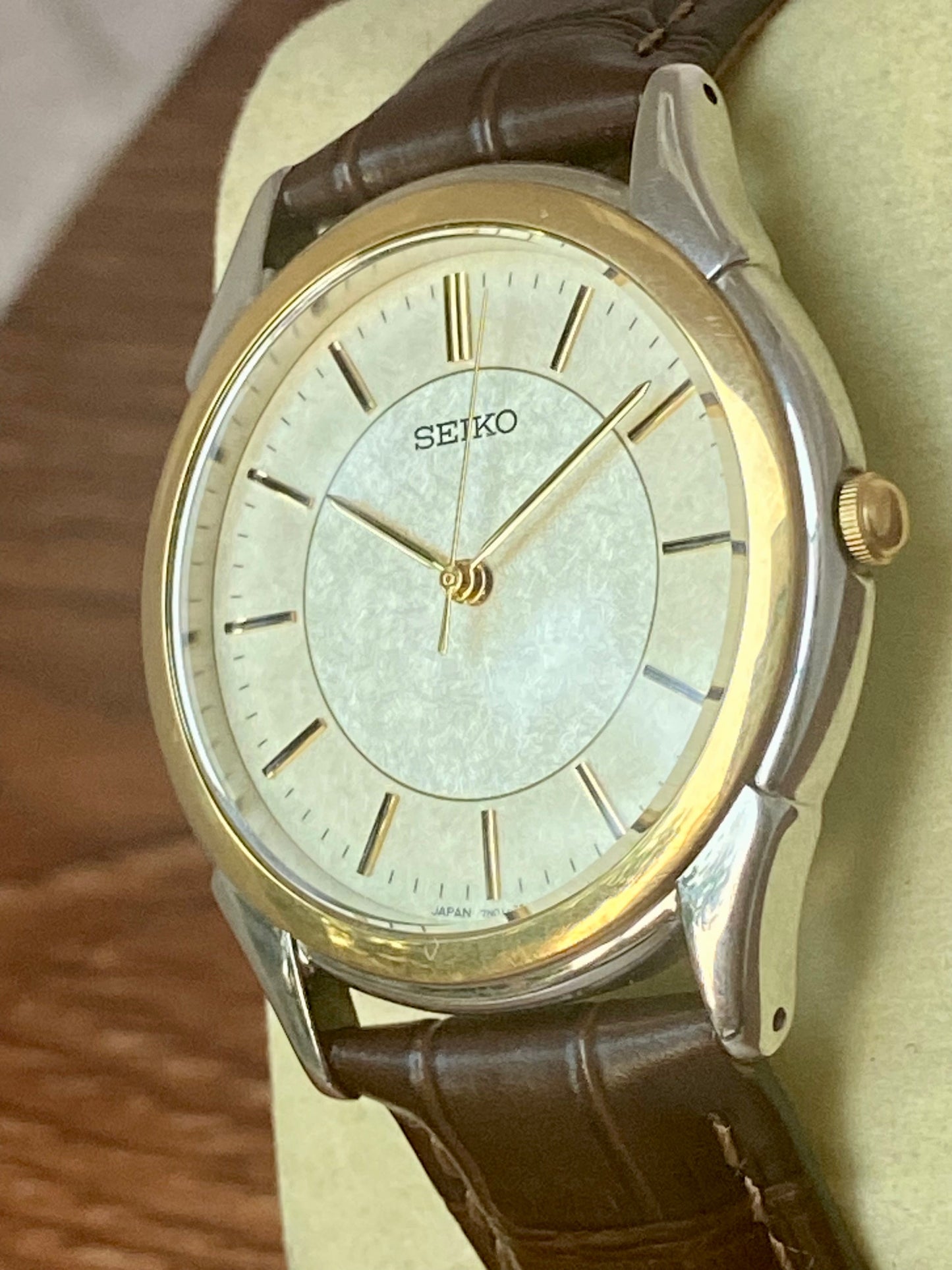 Vintage Seiko Dolce Quartz 7N01-7140 Double Circle September 1989 UK VINTAGE WATCH LTD
