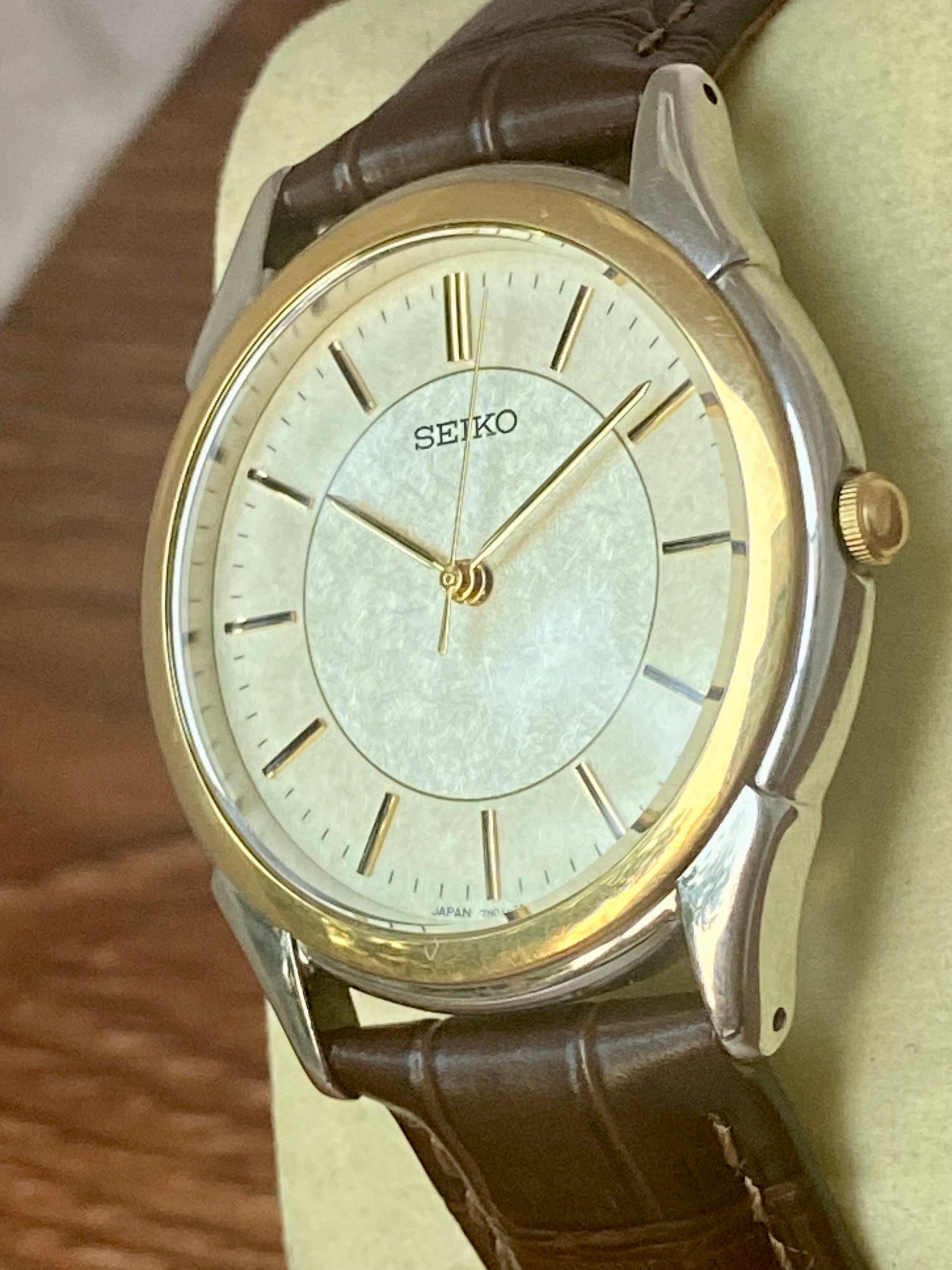 Vintage Seiko Dolce Quartz 7N01-7140 Double Circle September 1989 UK VINTAGE WATCH LTD