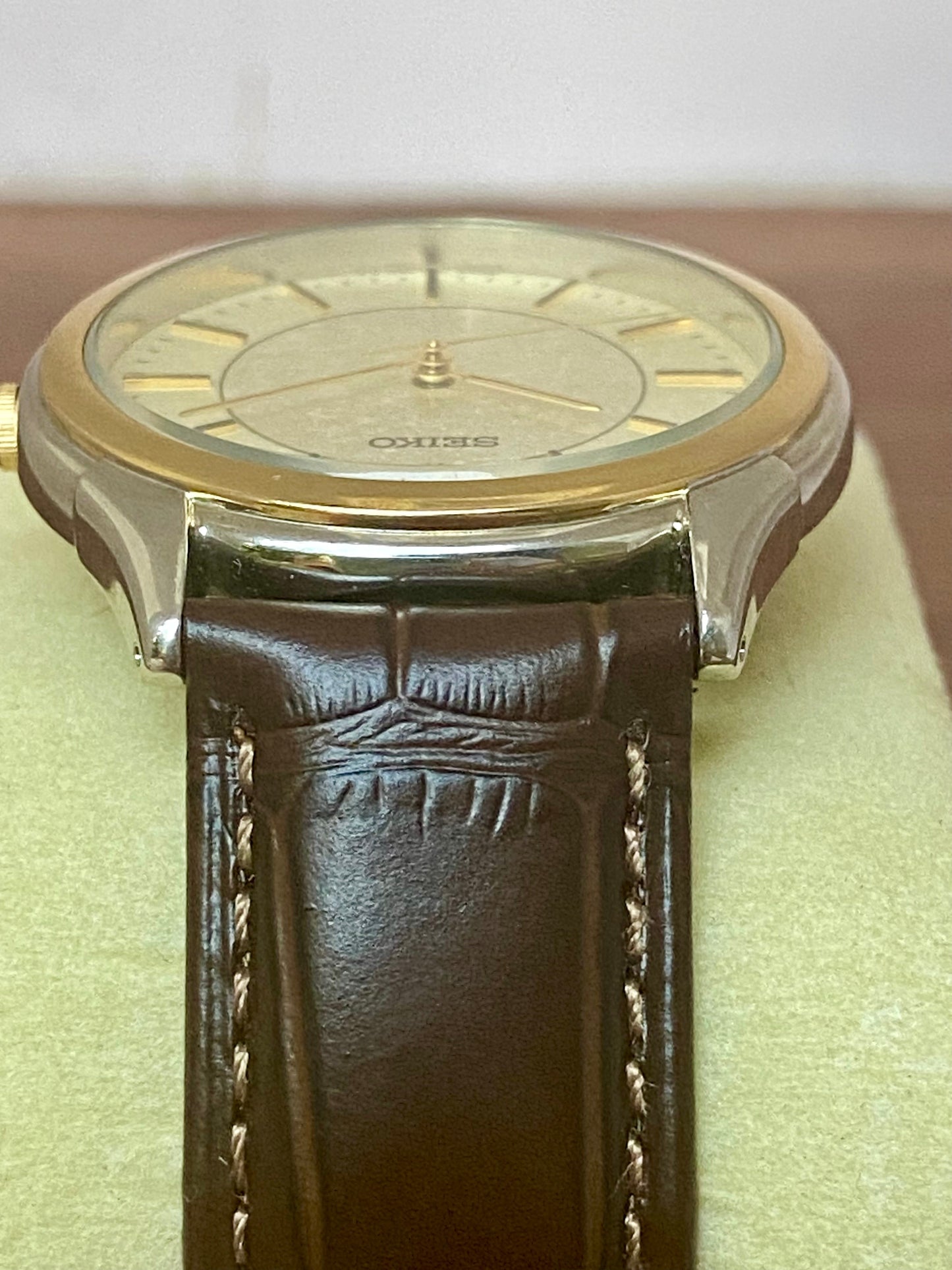 Vintage Seiko Dolce Quartz 7N01-7140 Double Circle September 1989 UK VINTAGE WATCH LTD