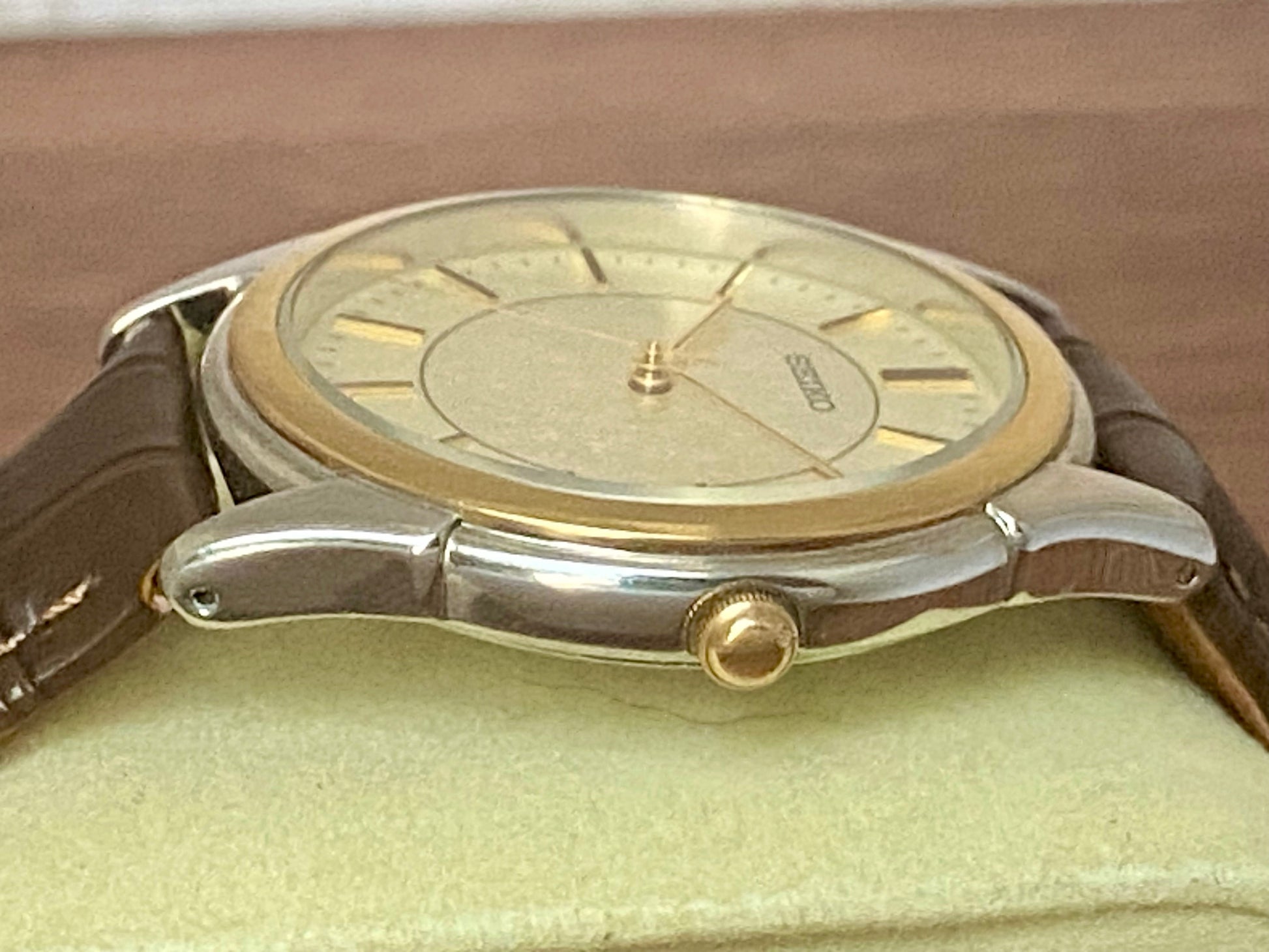 Vintage Seiko Dolce Quartz 7N01-7140 Double Circle September 1989 UK VINTAGE WATCH LTD
