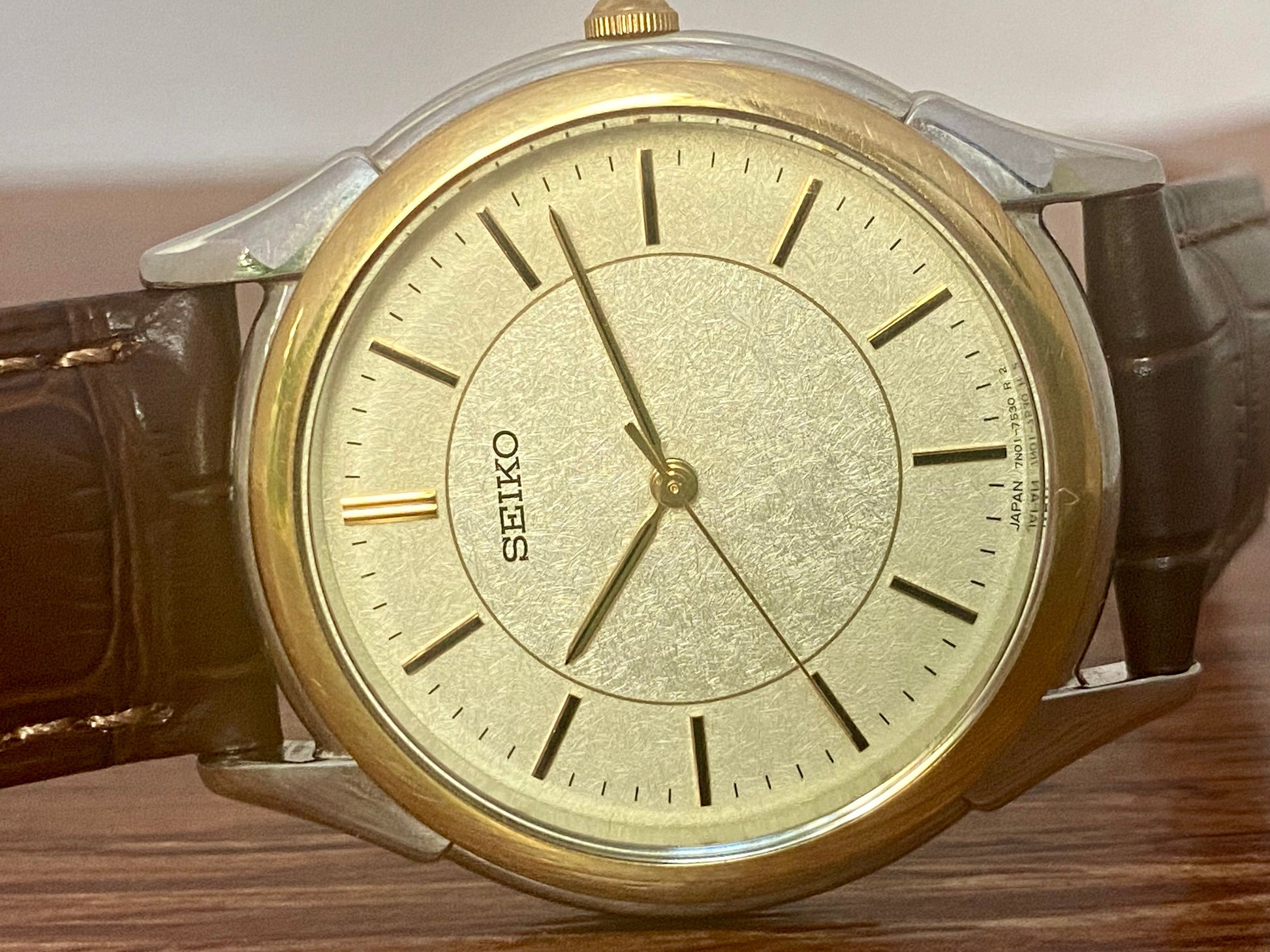 Vintage Seiko Dolce Quartz 7N01-7140 Double Circle September 1989 UK VINTAGE WATCH LTD