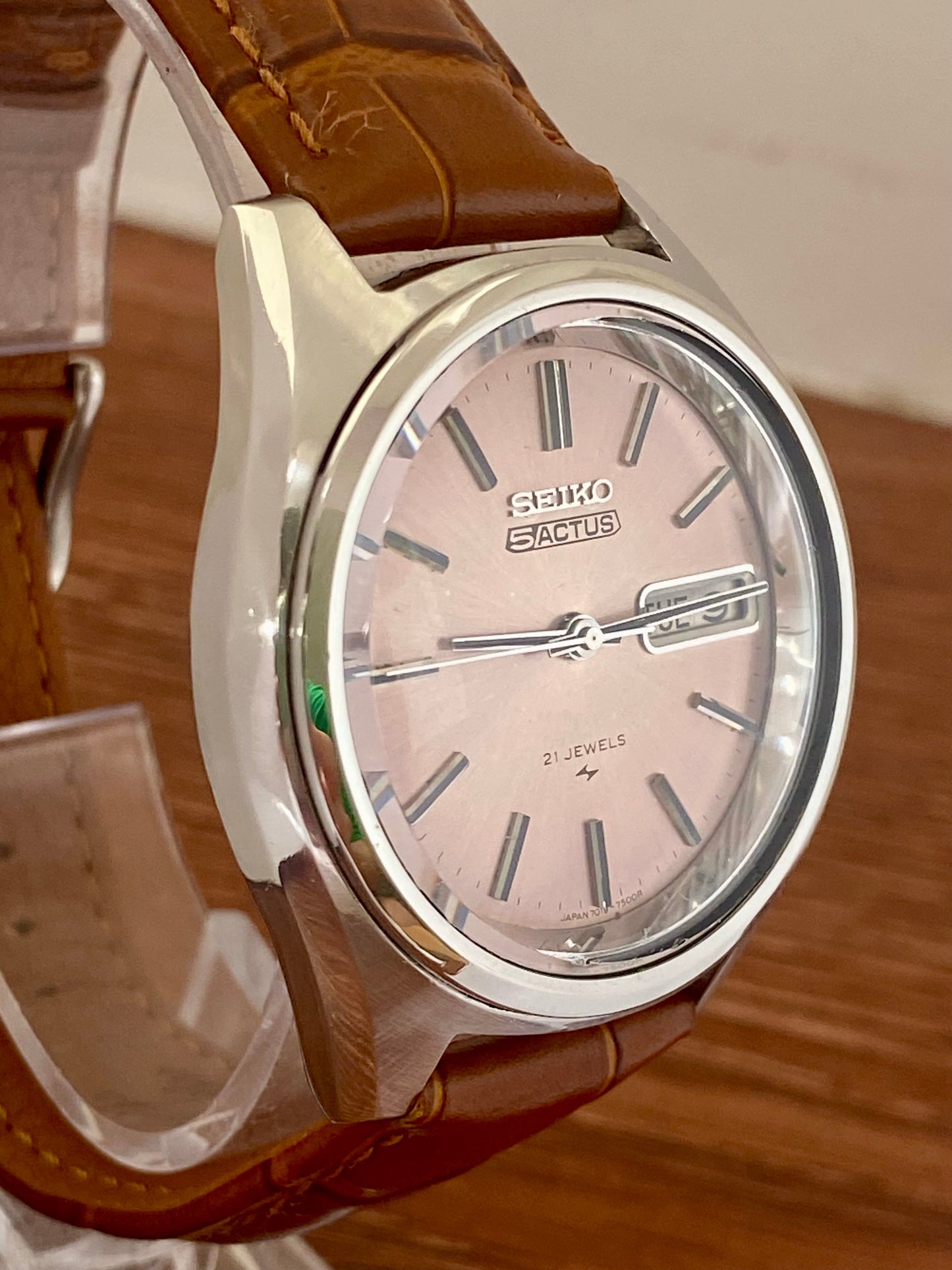 Vintage Seiko 5 Actus 7019-7060 Salmon Dial, SERVICED Auto, April 1975 UK VINTAGE WATCH LTD