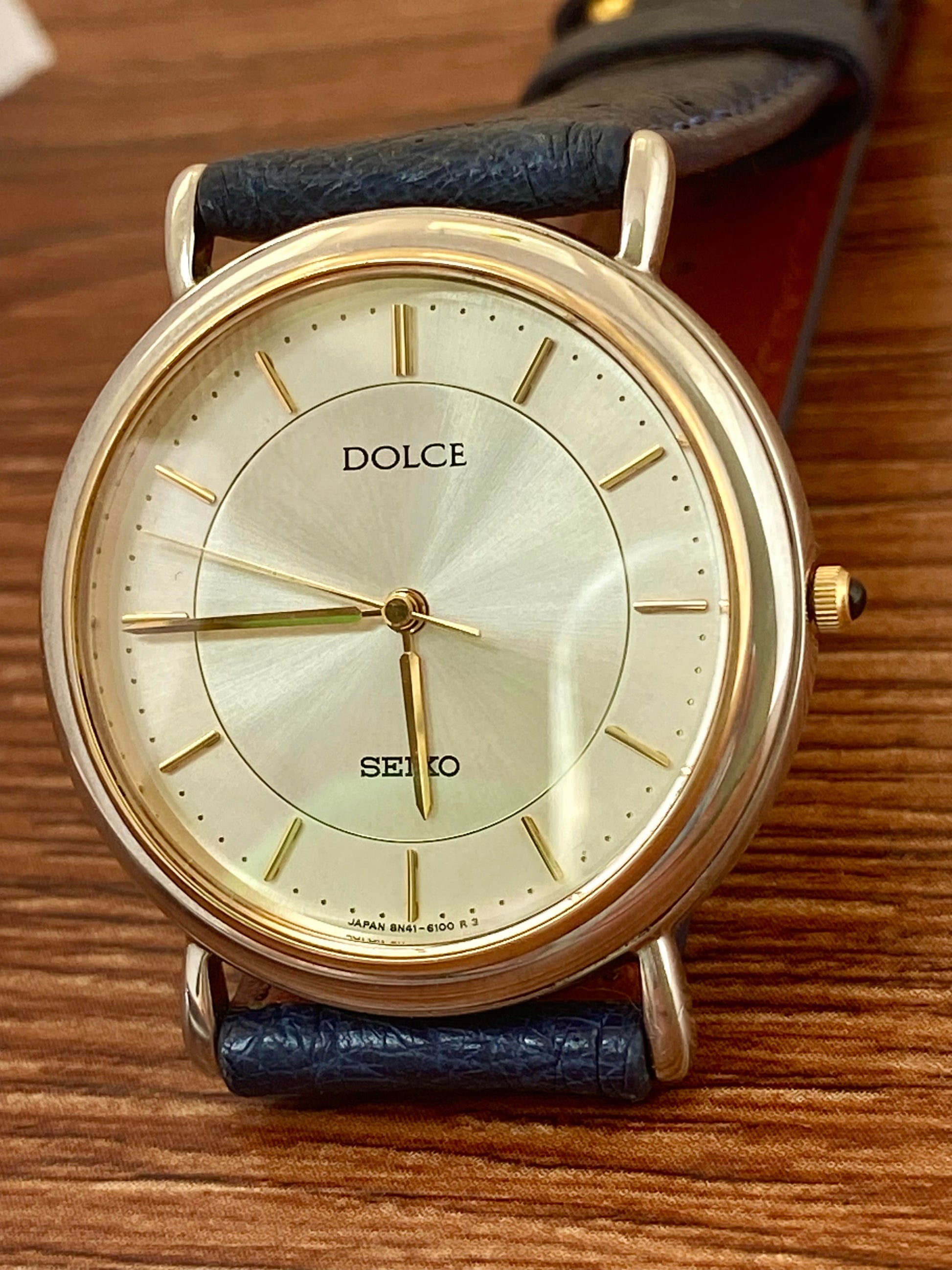 Vintage Seiko Dolce Quartz 8N41-6070 Double Circle, August 1991 UK VINTAGE WATCH LTD