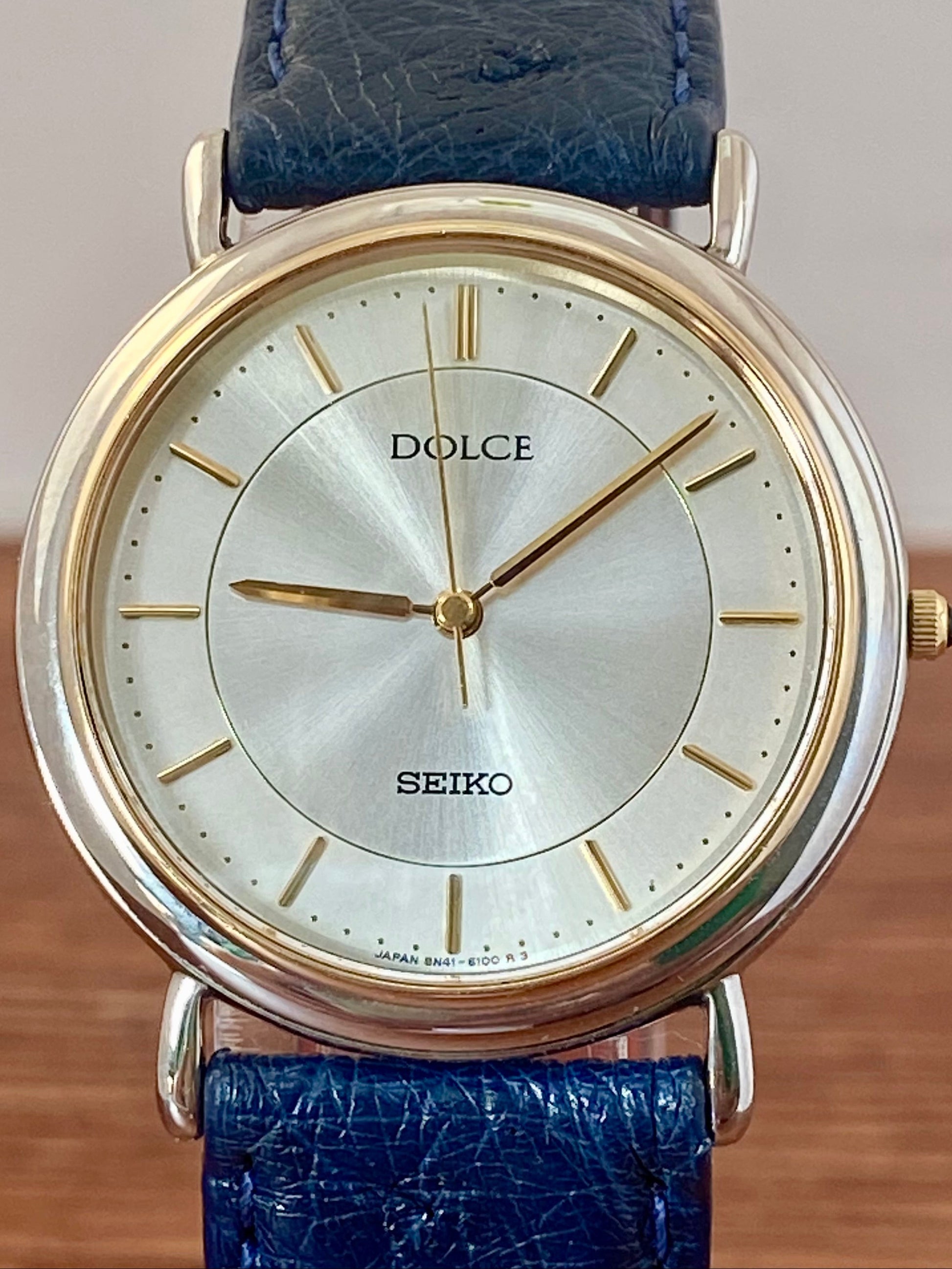 Vintage Seiko Dolce Quartz 8N41-6070 Double Circle, August 1991 UK VINTAGE WATCH LTD