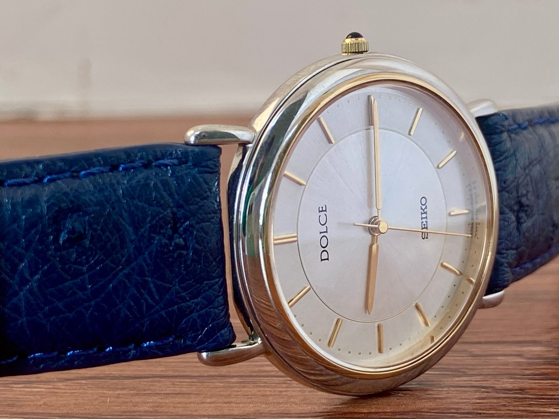 Vintage Seiko Dolce Quartz 8N41-6070 Double Circle, August 1991 UK VINTAGE WATCH LTD