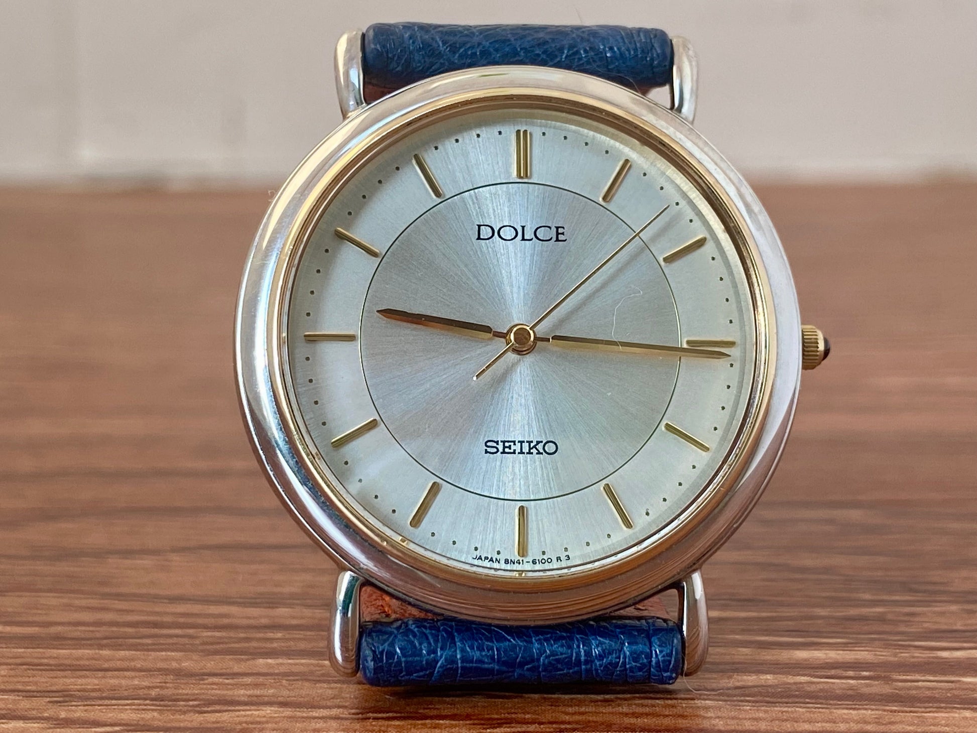 Vintage Seiko Dolce Quartz 8N41-6070 Double Circle, August 1991 UK VINTAGE WATCH LTD