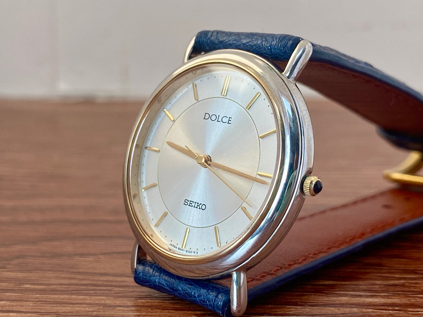 Vintage Seiko Dolce Quartz 8N41-6070 Double Circle, August 1991 UK VINTAGE WATCH LTD