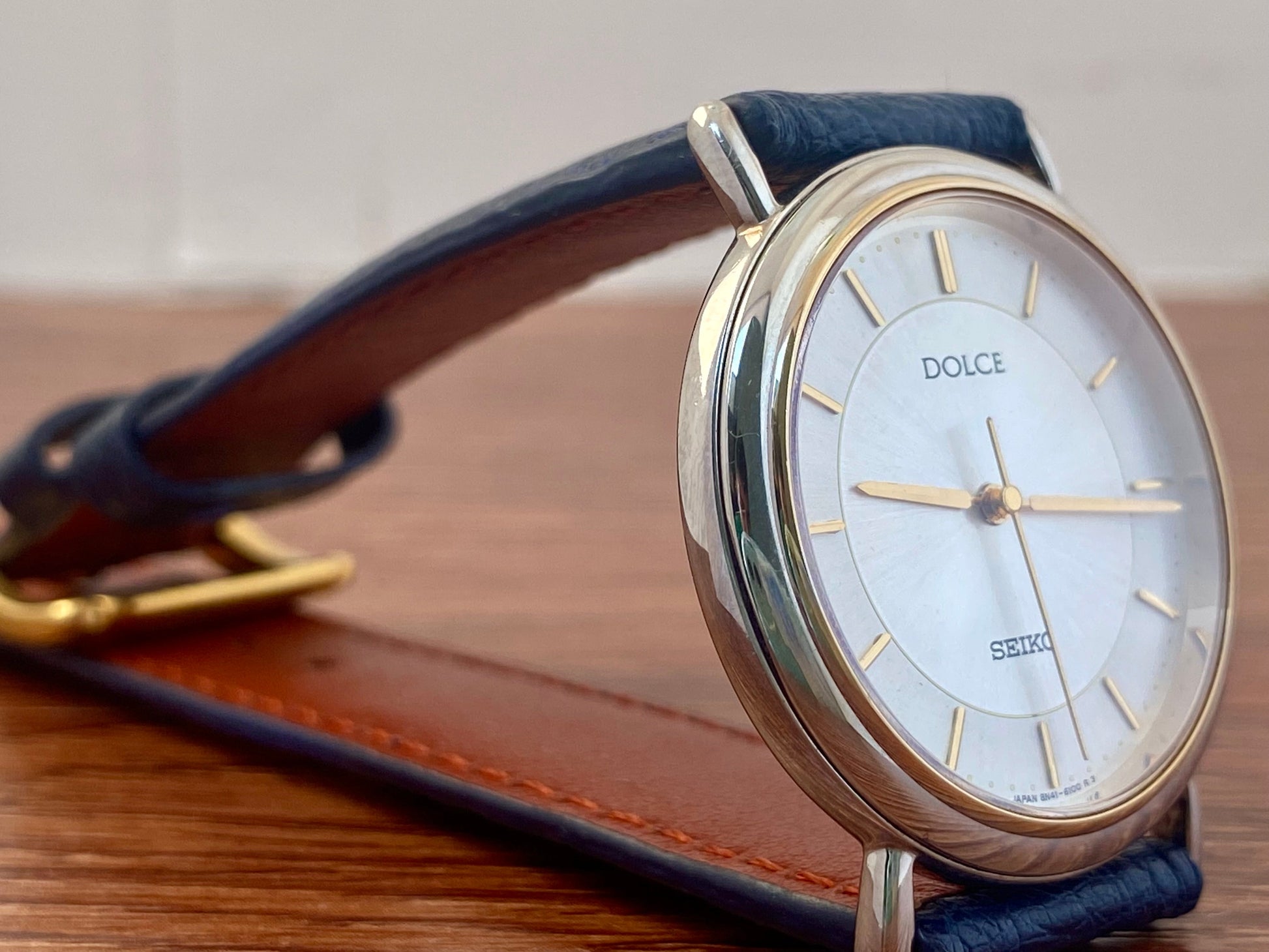 Vintage Seiko Dolce Quartz 8N41-6070 Double Circle, August 1991 UK VINTAGE WATCH LTD