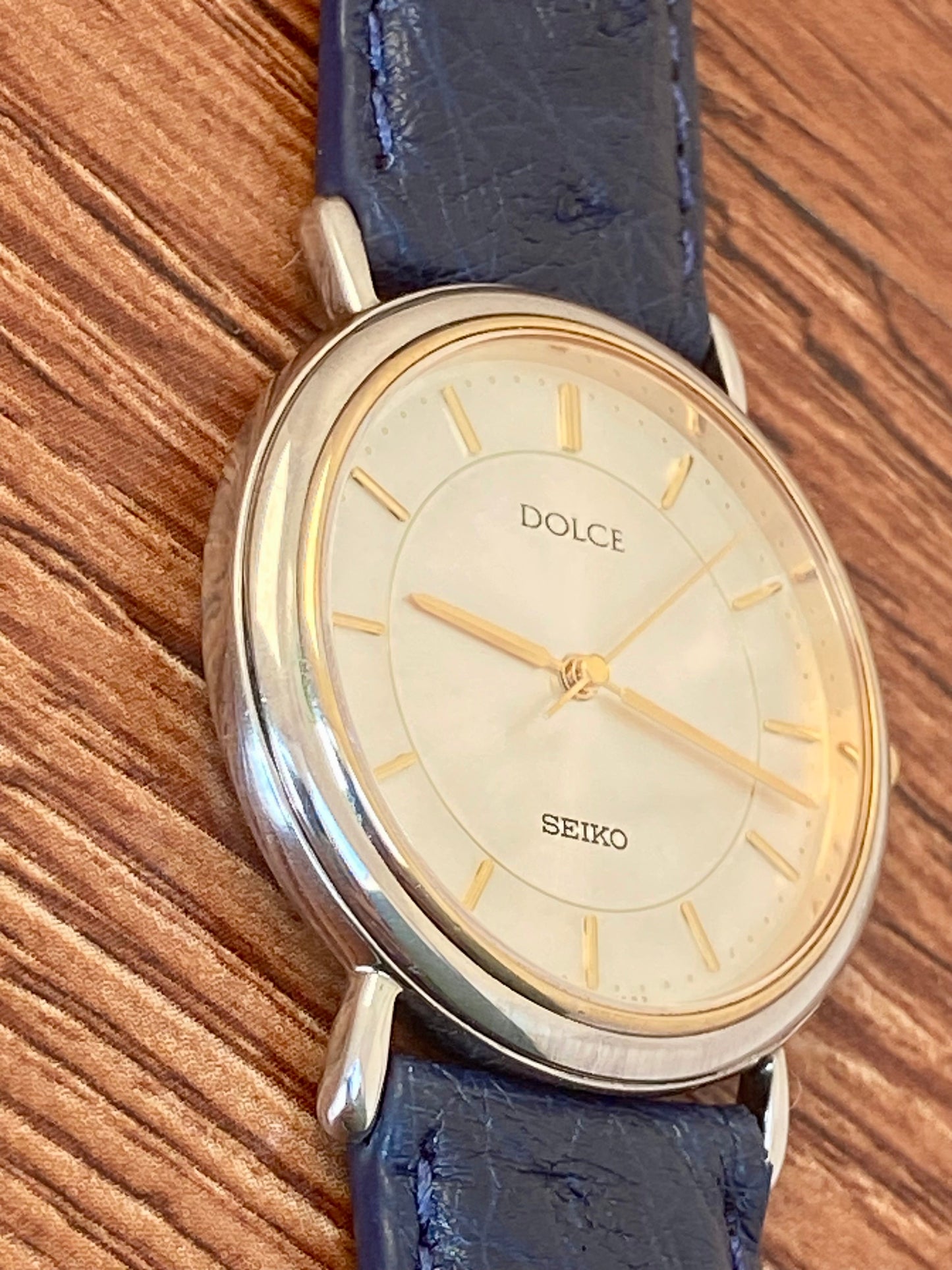 Vintage Seiko Dolce Quartz 8N41-6070 Double Circle, August 1991 UK VINTAGE WATCH LTD