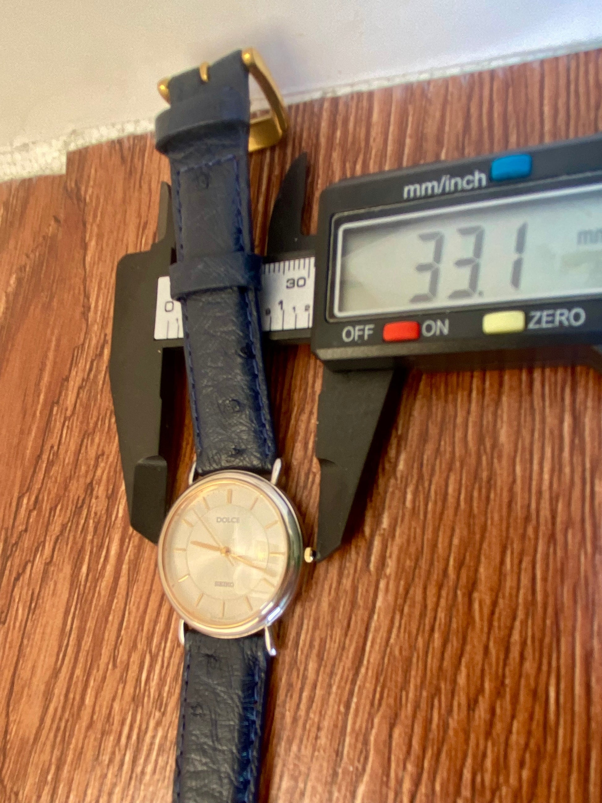 Vintage Seiko Dolce Quartz 8N41-6070 Double Circle, August 1991 UK VINTAGE WATCH LTD