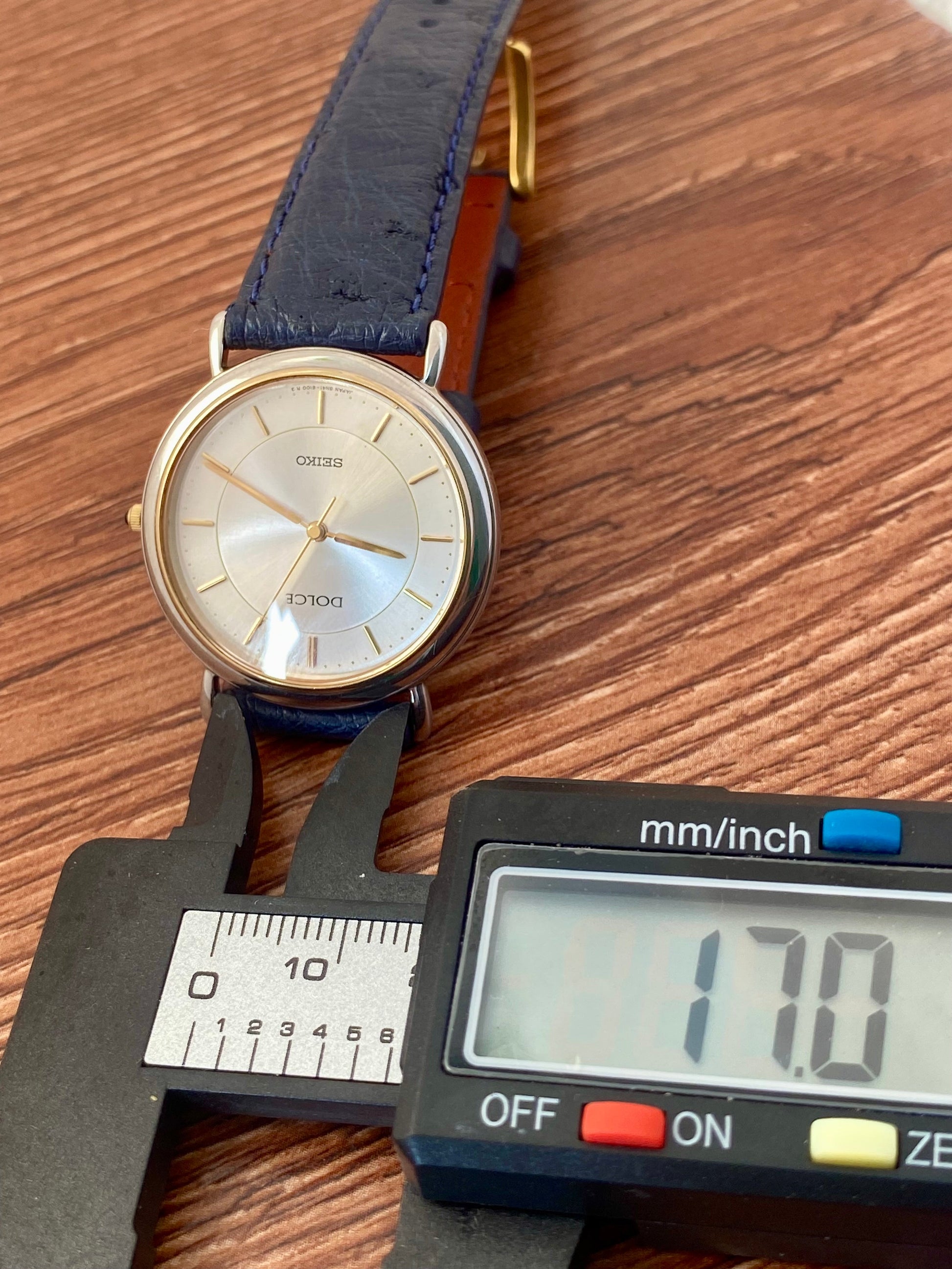 Vintage Seiko Dolce Quartz 8N41-6070 Double Circle, August 1991 UK VINTAGE WATCH LTD