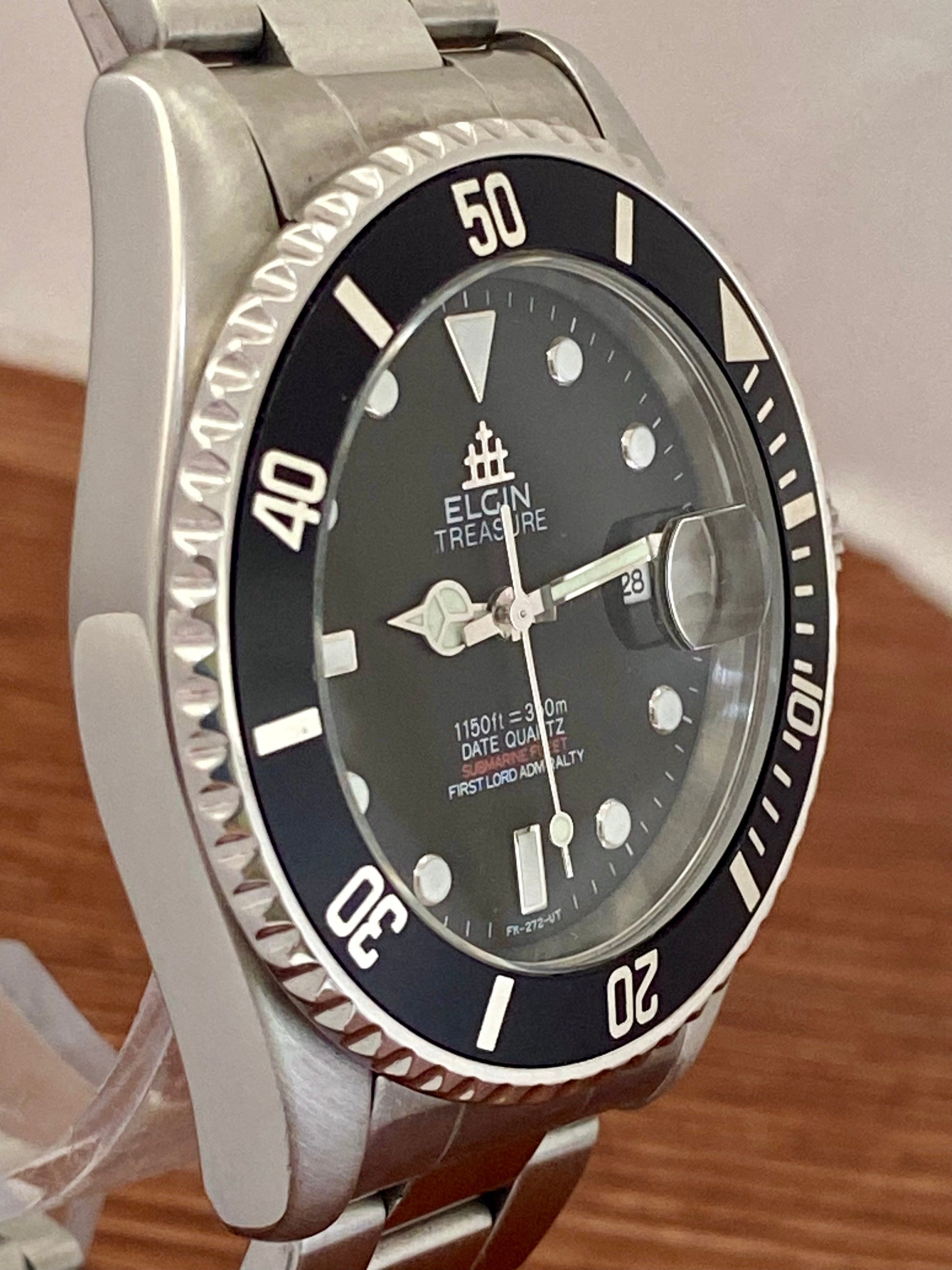 Vintage Elgin Quartz Treasure FK-272-UT Black Bezel 1990s UK VINTAGE WATCH LTD