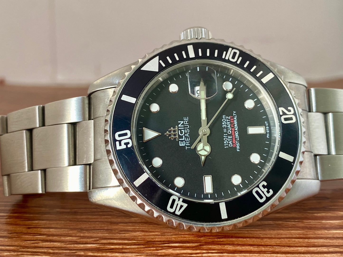 Vintage Elgin Quartz Treasure FK-272-UT Black Bezel 1990s UK VINTAGE WATCH LTD