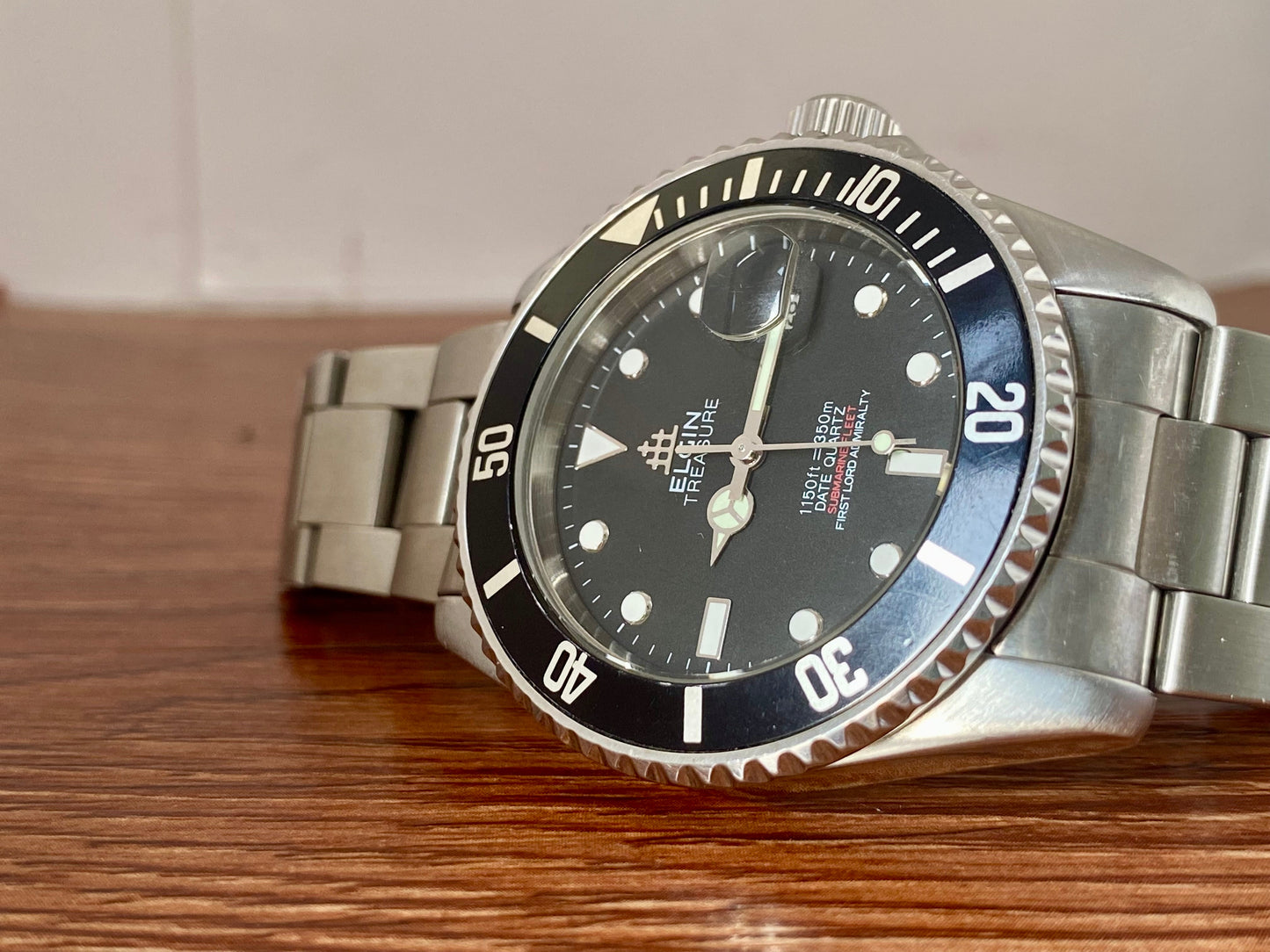 Vintage Elgin Quartz Treasure FK-272-UT Black Bezel 1990s UK VINTAGE WATCH LTD