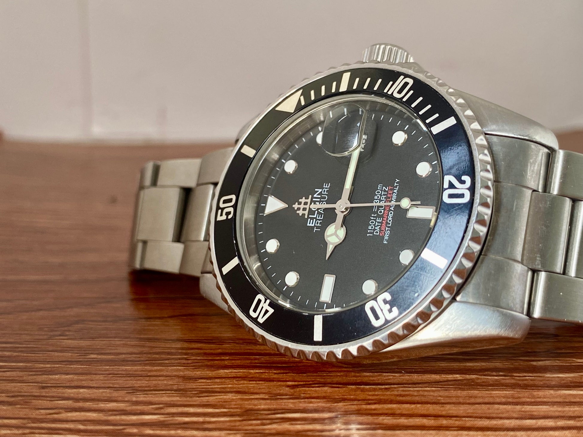 Vintage Elgin Quartz Treasure FK-272-UT Black Bezel 1990s UK VINTAGE WATCH LTD