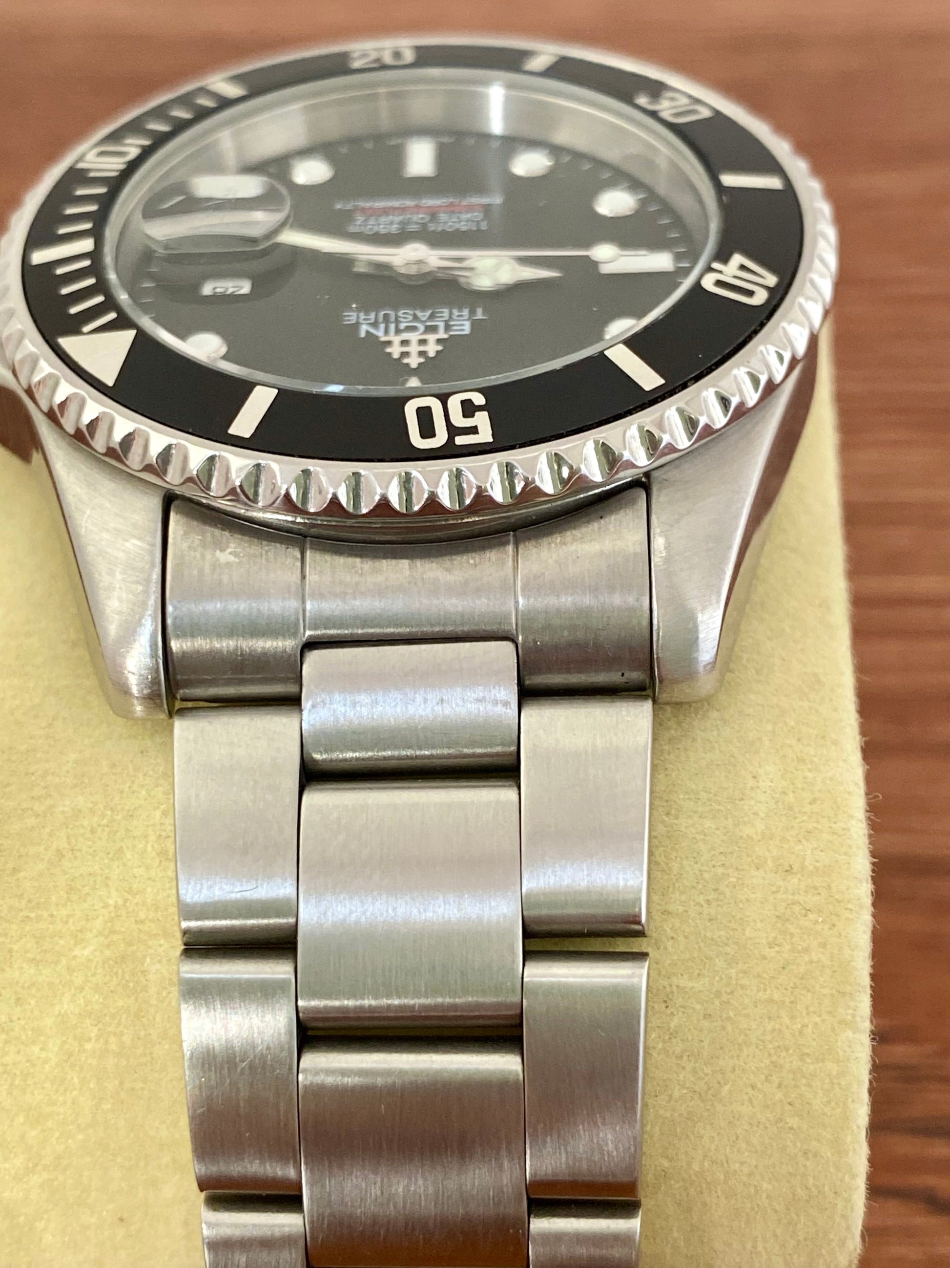 Vintage Elgin Quartz Treasure FK-272-UT Black Bezel 1990s UK VINTAGE WATCH LTD