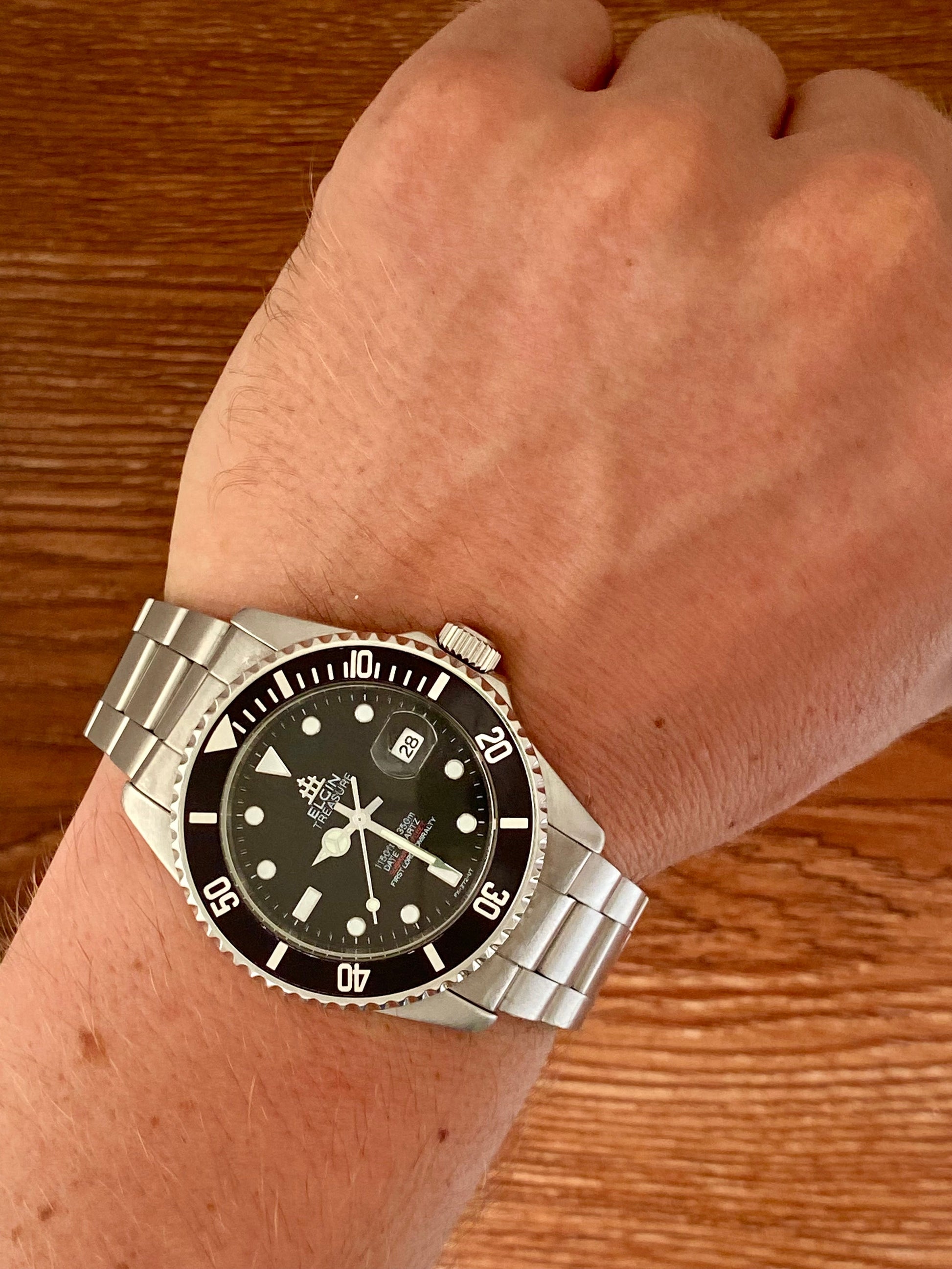 Vintage Elgin Quartz Treasure FK-272-UT Black Bezel 1990s UK VINTAGE WATCH LTD