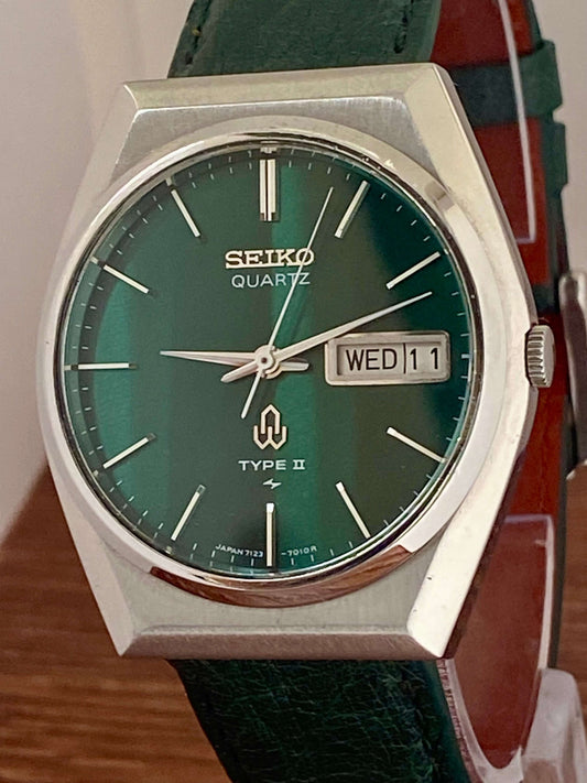 Vintage Seiko Quartz 7123-7010 Type II Green, October 1978 UK VINTAGE WATCH LTD