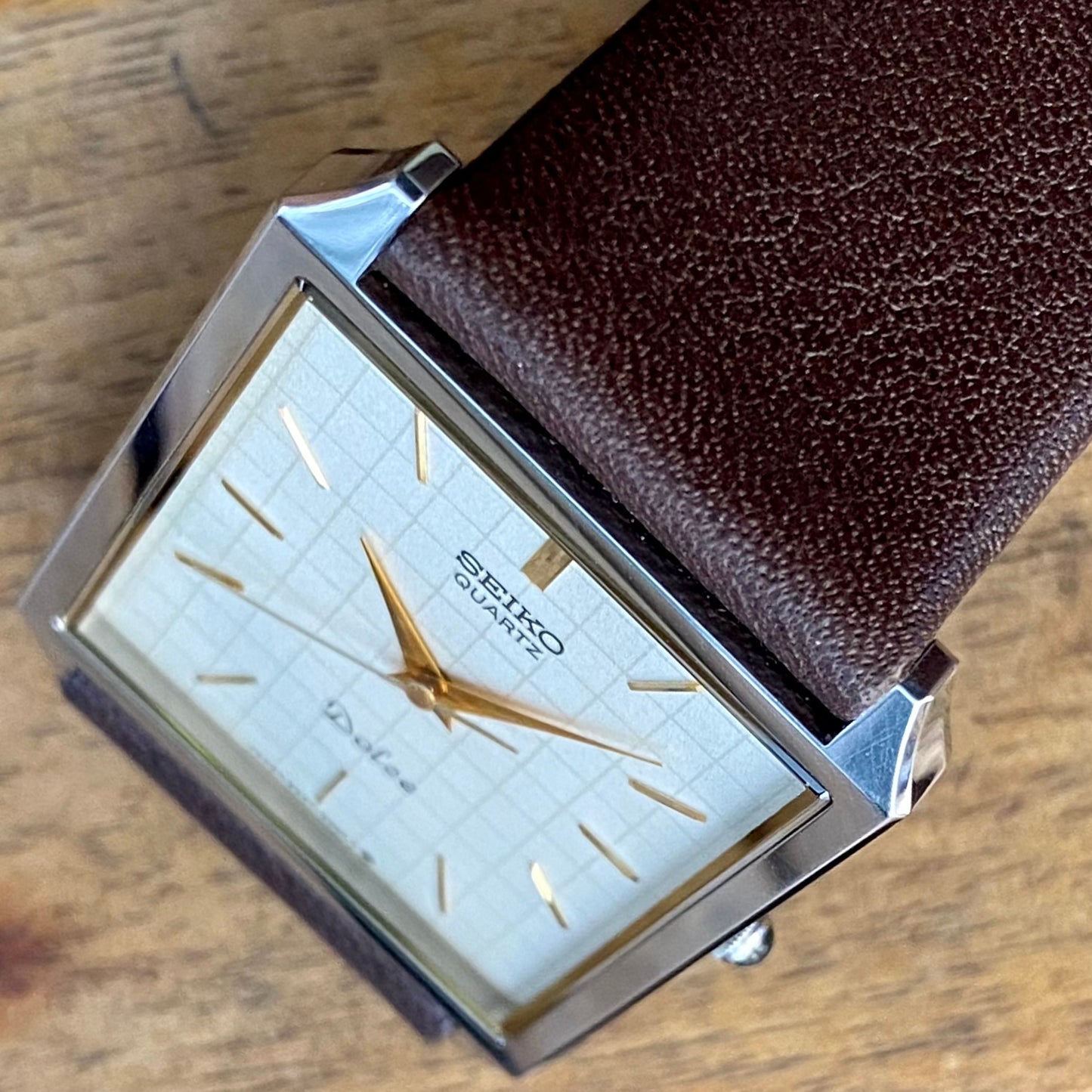 Vintage June 1985 SHA Seiko Dolce Tank Quartz 9521-5050 - Graph Dial