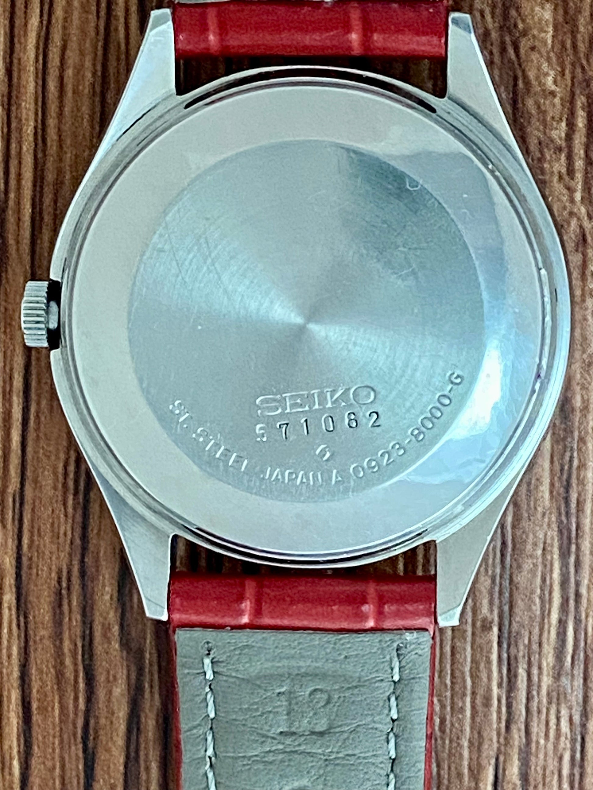 Vintage Seiko Quartz QZ 0923-8000 July 1975 White Sunburst UK VINTAGE WATCH LTD