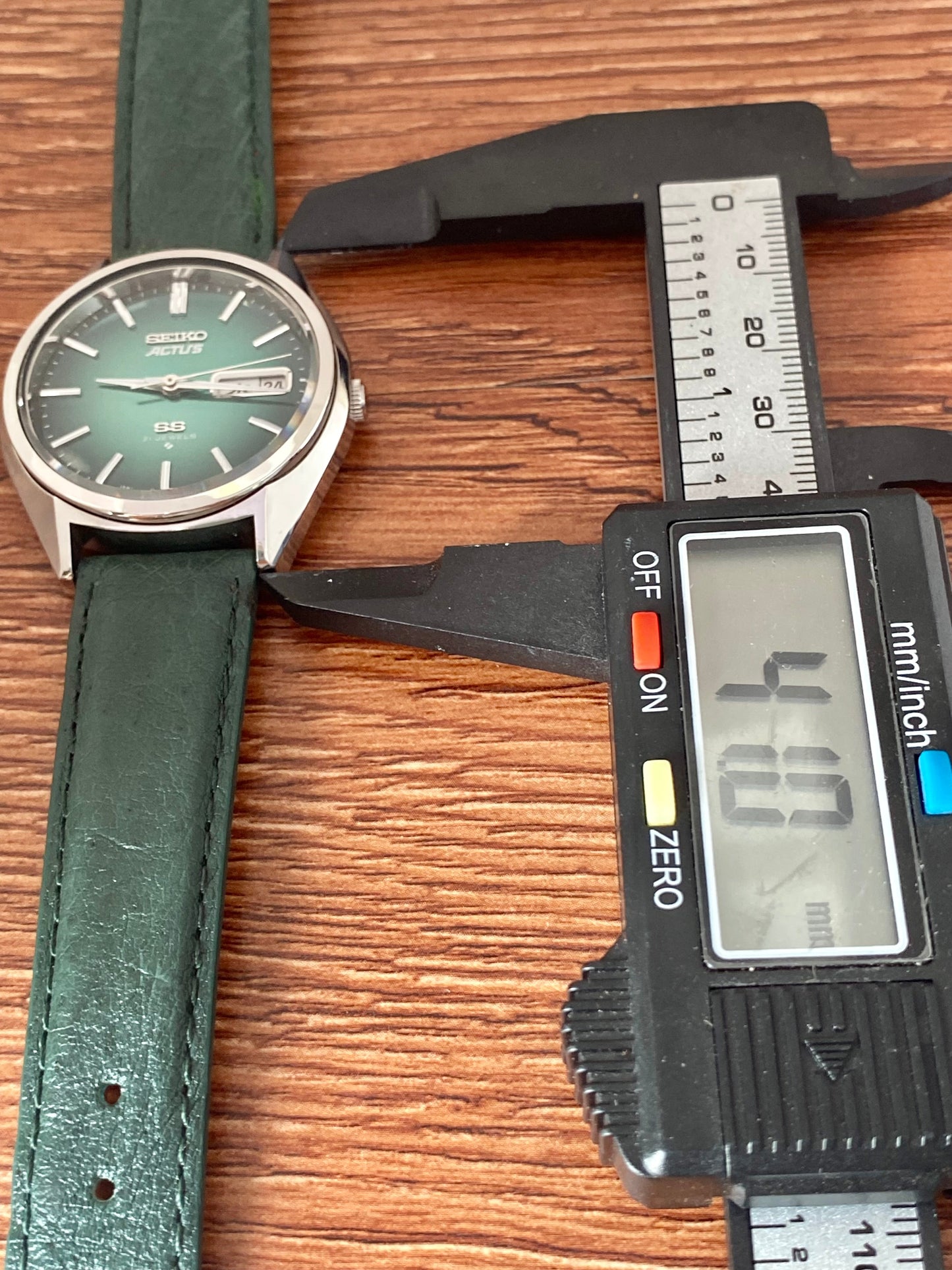 Vintage Seiko Actus SS 6306-8020 SERVICED Auto, Green, September 1976 UK VINTAGE WATCH LTD