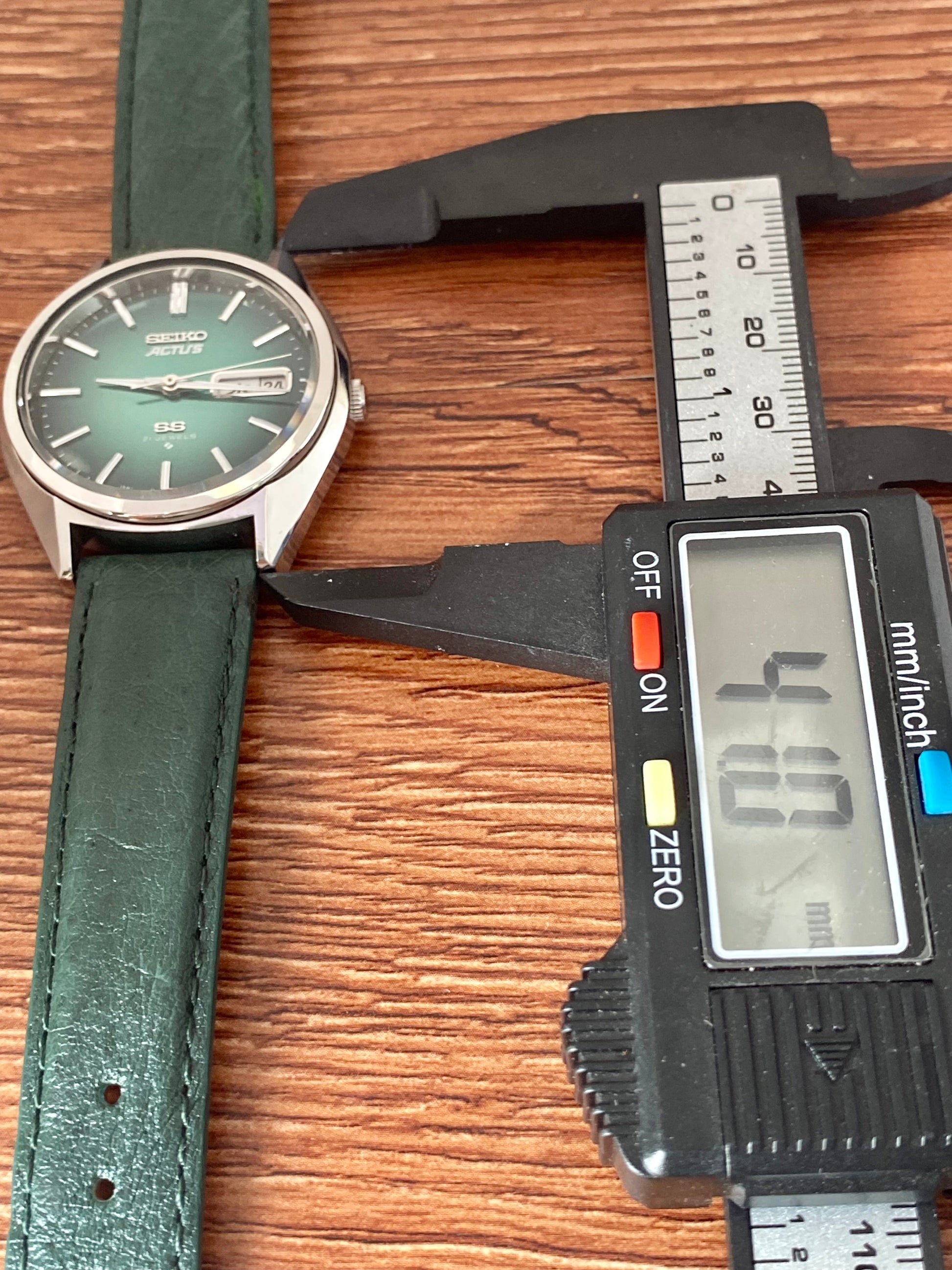 Vintage Seiko Actus SS 6306-8020 SERVICED Auto, Green, September 1976 UK VINTAGE WATCH LTD