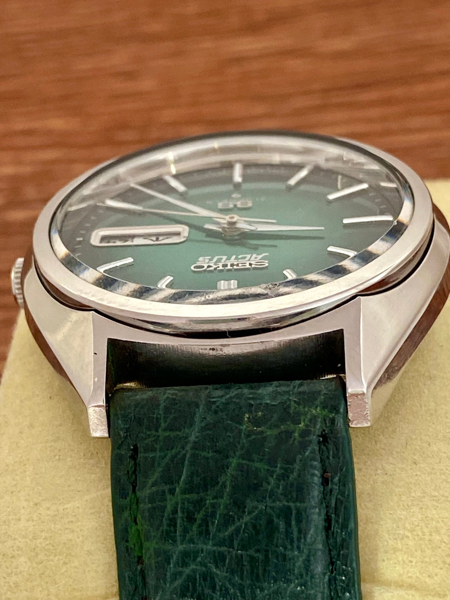 Vintage Seiko Actus SS 6306-8020 SERVICED Auto, Green, September 1976 UK VINTAGE WATCH LTD