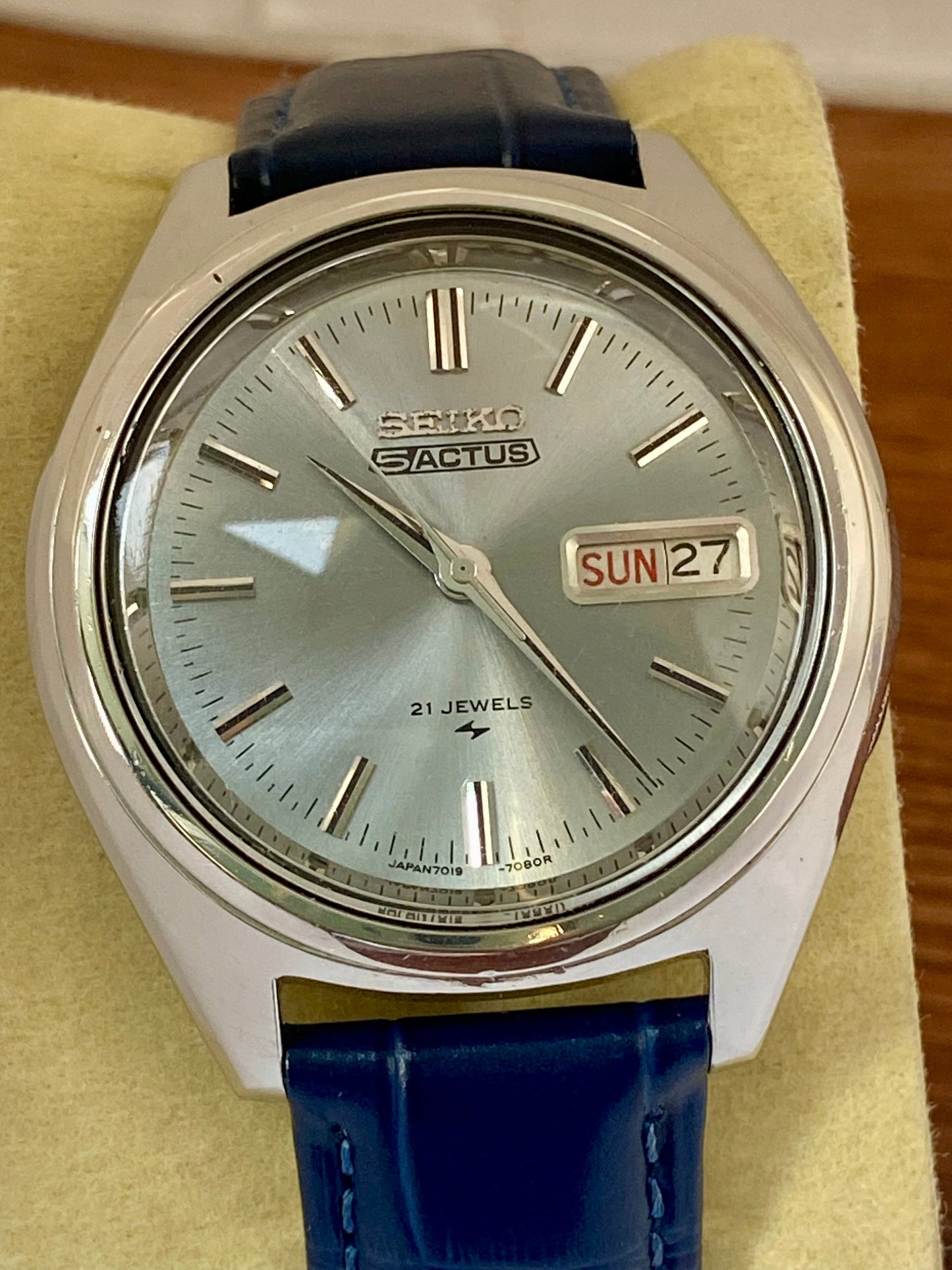 Vintage Seiko 5 Actus 7019-7060 SERVICED Auto, February 1972 UK VINTAGE WATCH LTD