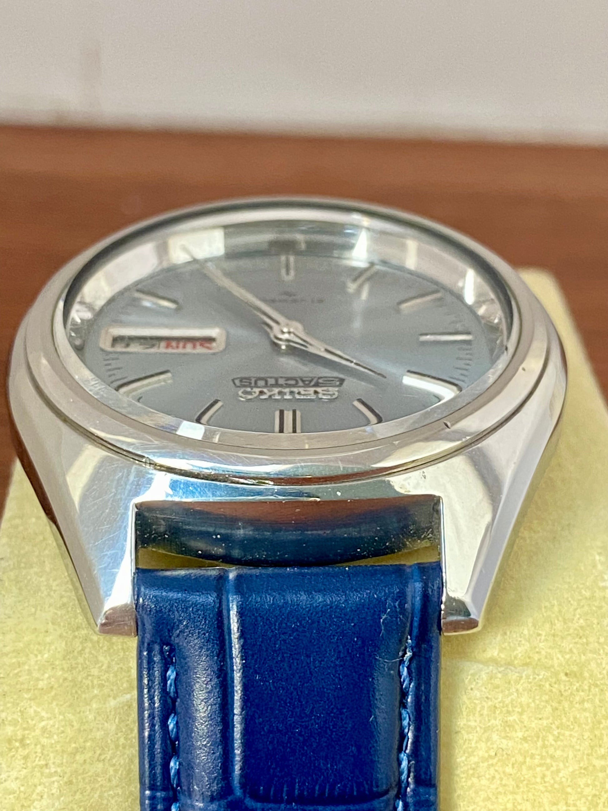Vintage Seiko 5 Actus 7019-7060 SERVICED Auto, February 1972 UK VINTAGE WATCH LTD
