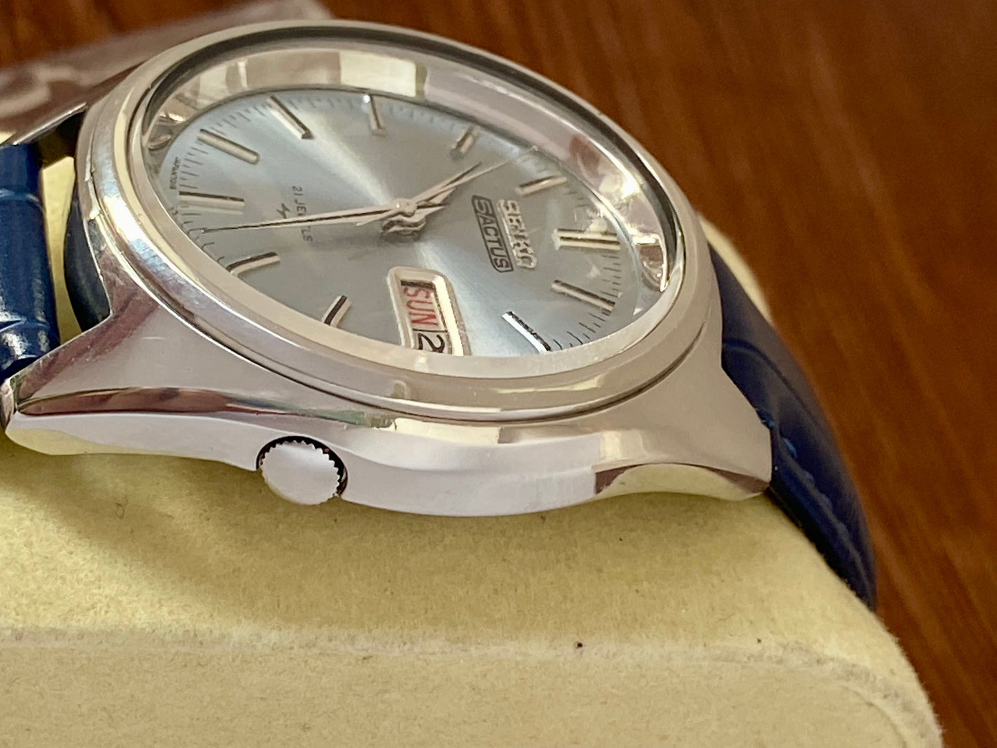 Vintage Seiko 5 Actus 7019-7060 SERVICED Auto, February 1972 UK VINTAGE WATCH LTD