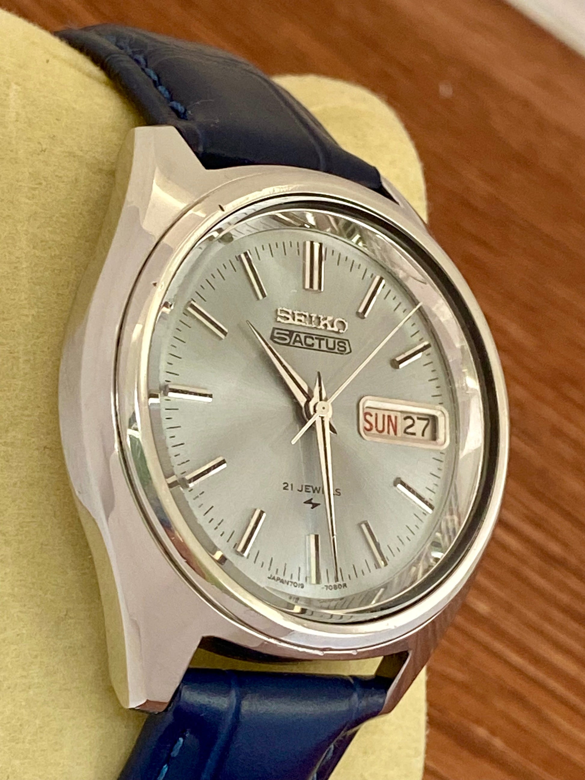 Vintage Seiko 5 Actus 7019-7060 SERVICED Auto, February 1972 UK VINTAGE WATCH LTD
