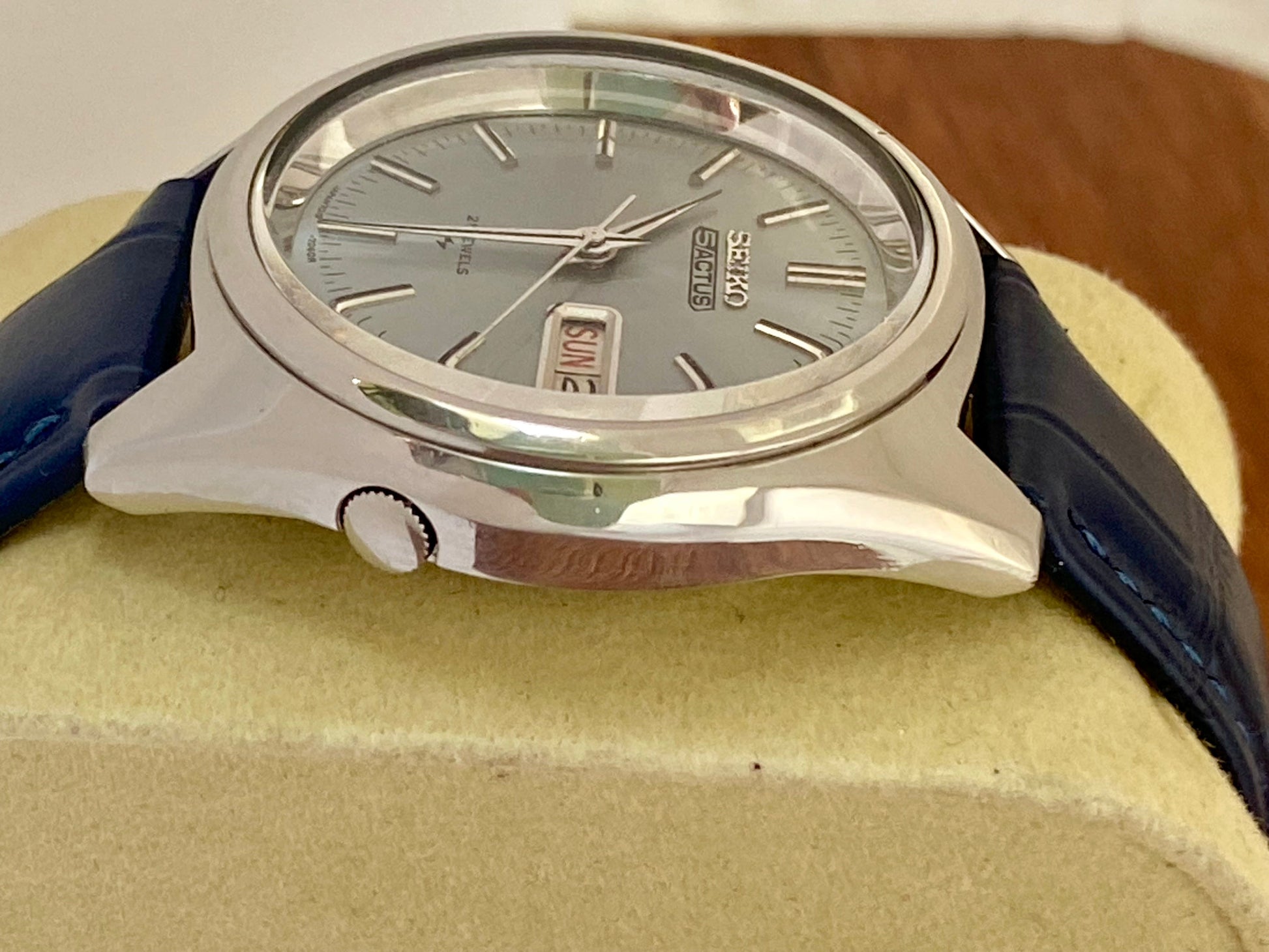 Vintage Seiko 5 Actus 7019-7060 SERVICED Auto, February 1972 UK VINTAGE WATCH LTD