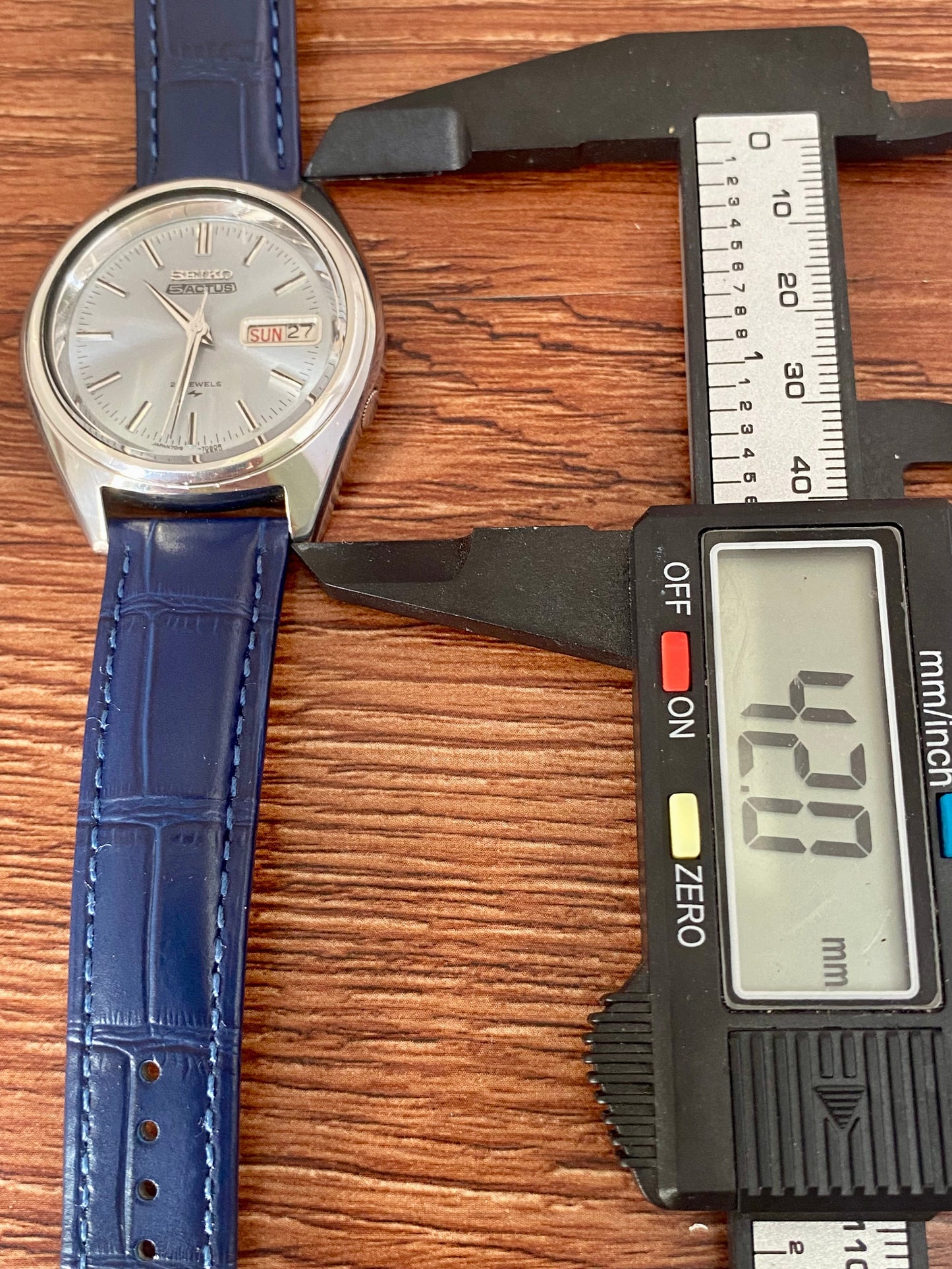Vintage Seiko 5 Actus 7019-7060 SERVICED Auto, February 1972 UK VINTAGE WATCH LTD