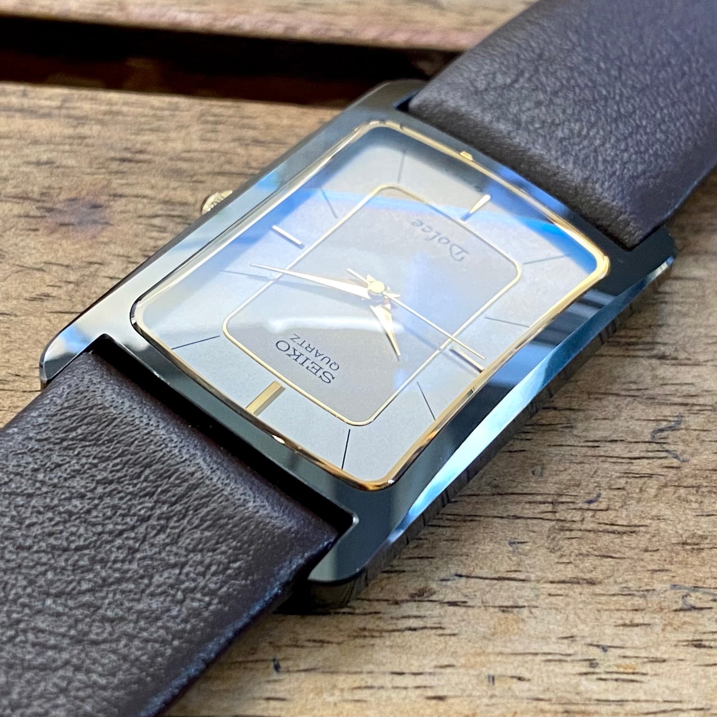Mint Condition Vintage February 1985 Seiko Dolce Quartz Tank 7321-5490   Ceramics