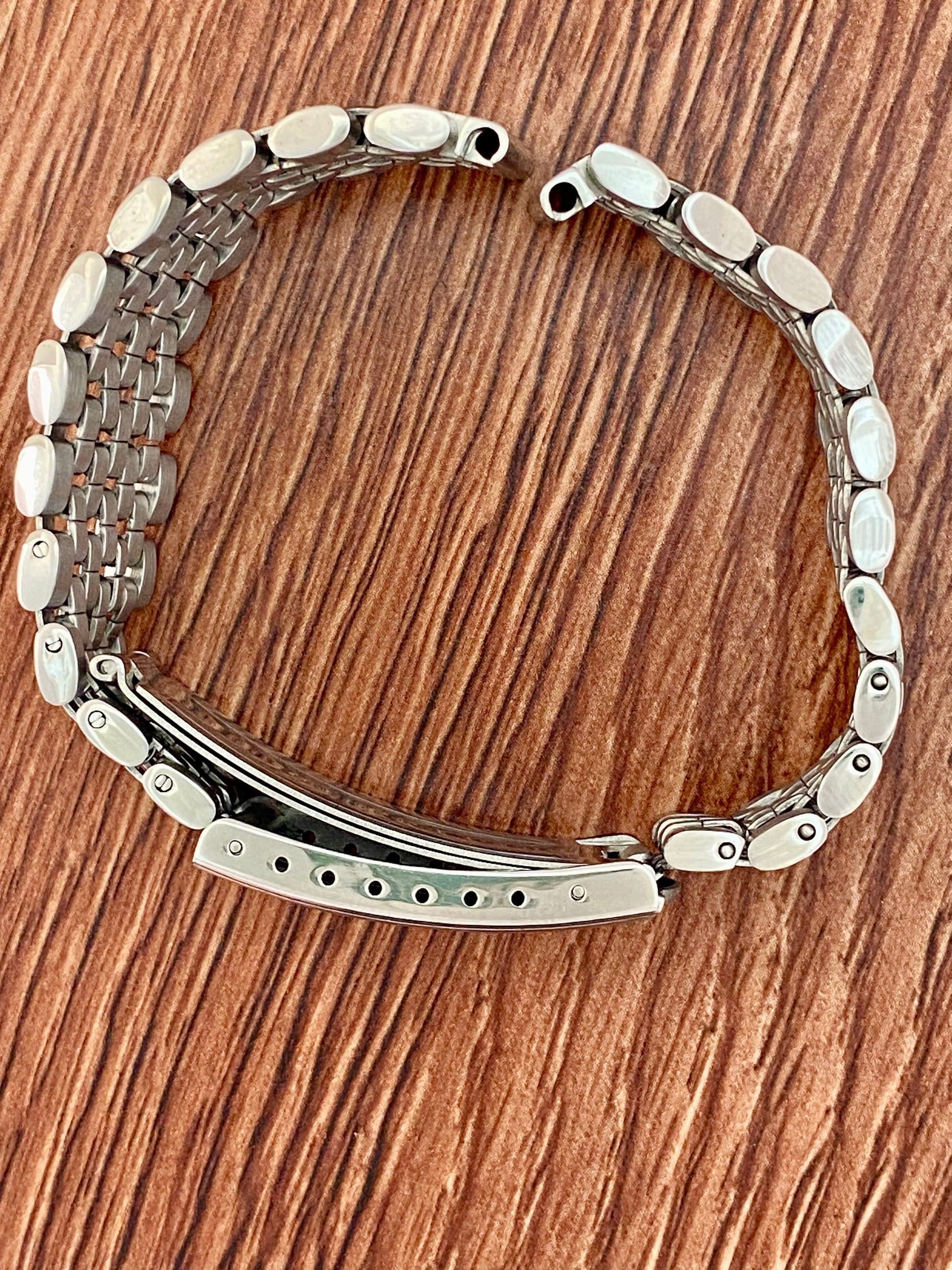 18mm Beads of Rice Watch Bracelet with Straight Ends UK VINTAGE WATCH LTD
