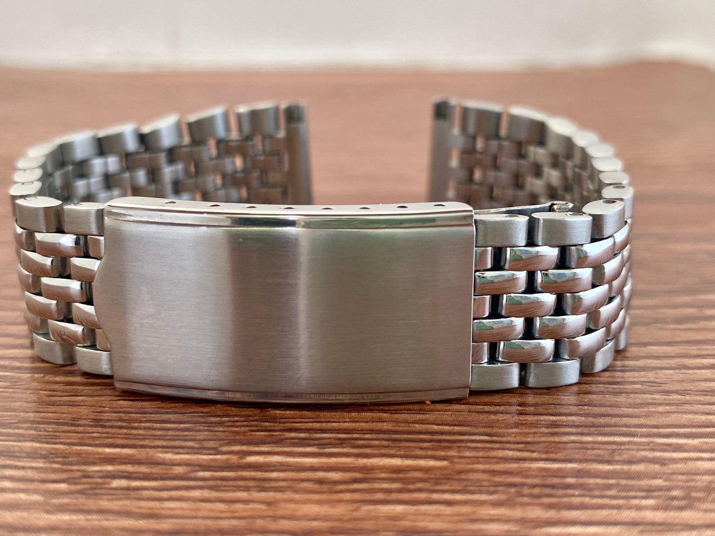 18mm Beads of Rice Watch Bracelet with Straight Ends UK VINTAGE WATCH LTD