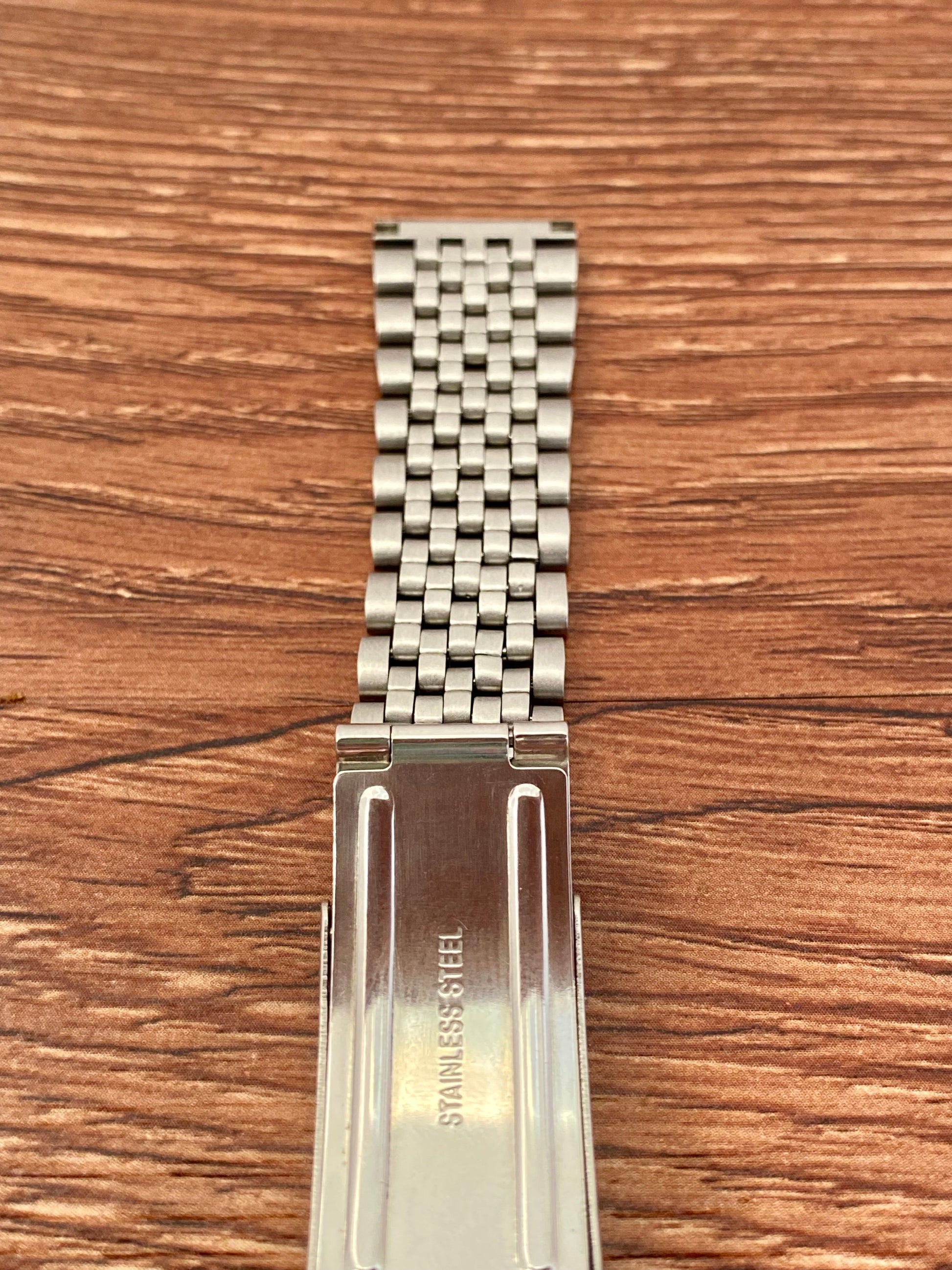 18mm Beads of Rice Watch Bracelet with Straight Ends UK VINTAGE WATCH LTD