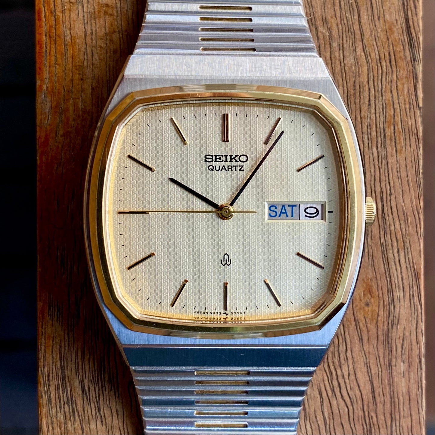Vintage October 1990 Seiko Quartz Tank 5933-5040 2-Tone Champagne Waffle