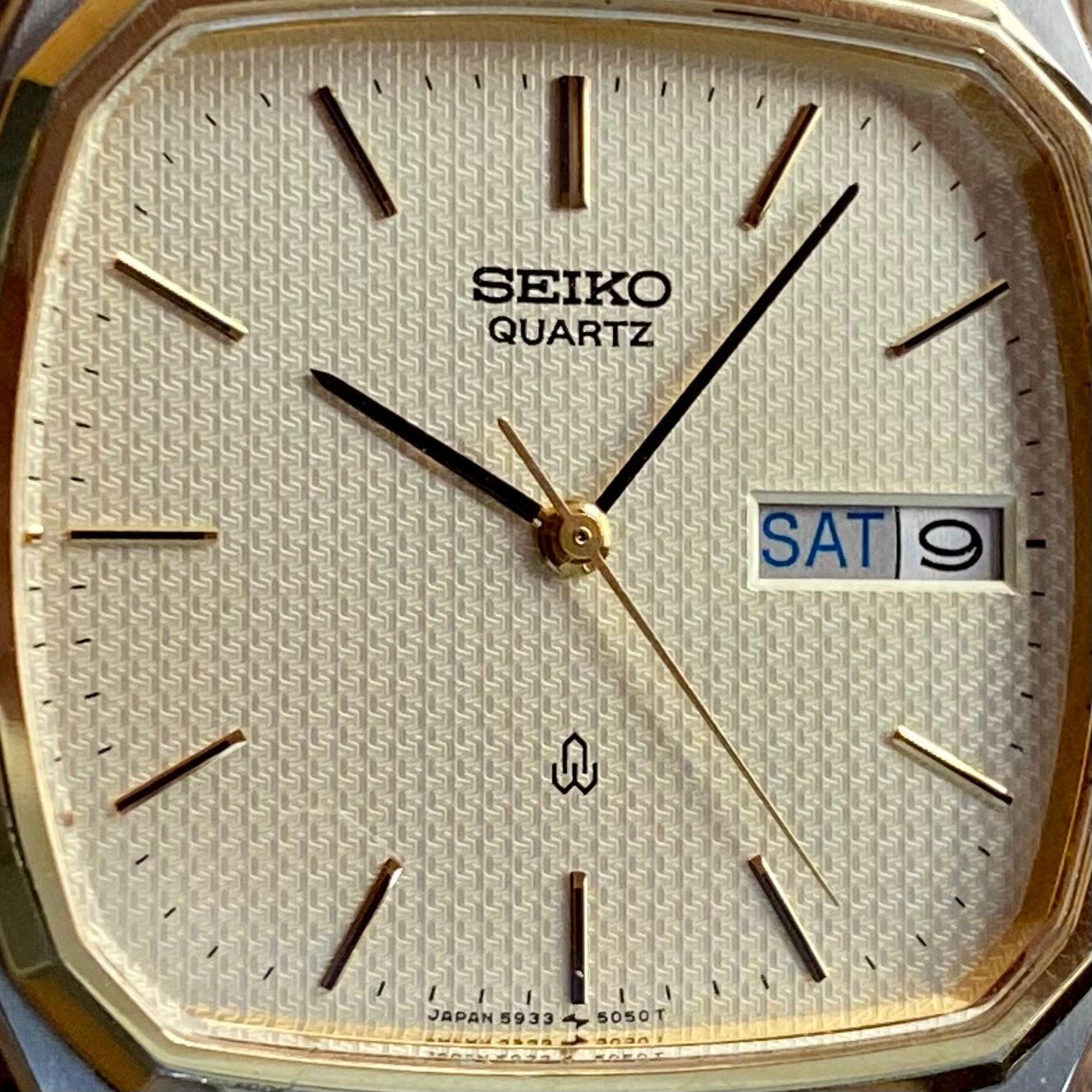 Vintage October 1990 Seiko Quartz Tank 5933-5040 2-Tone Champagne Waffle