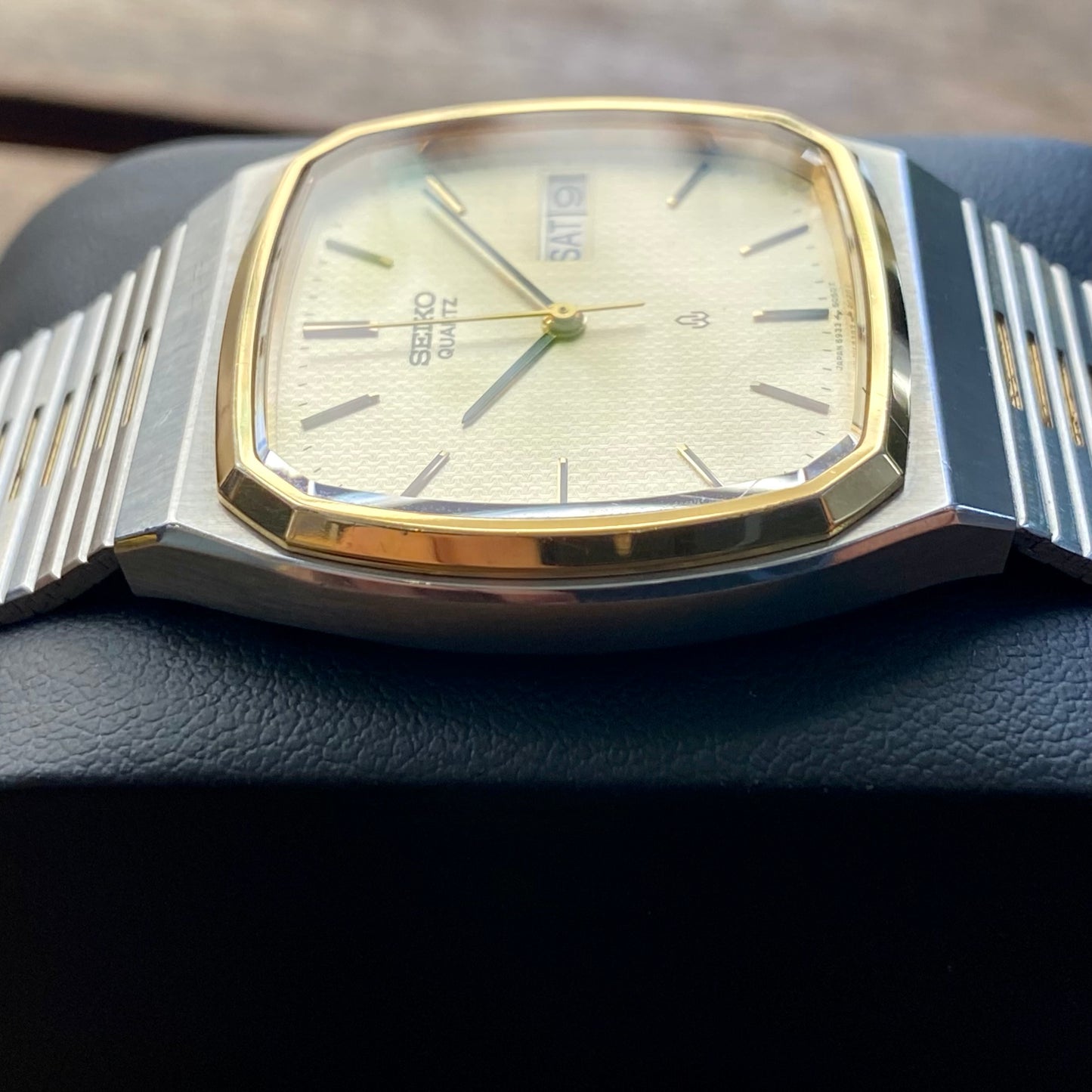 Vintage October 1990 Seiko Quartz Tank 5933-5040 2-Tone Champagne Waffle