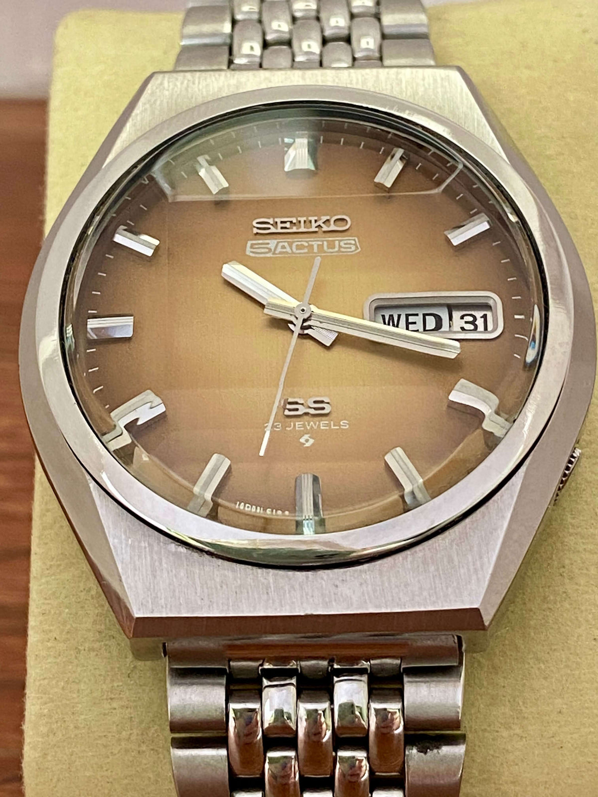 Vintage Seiko 5 Actus 6106-8760 SS SERVICED Amber Dial, August 1975